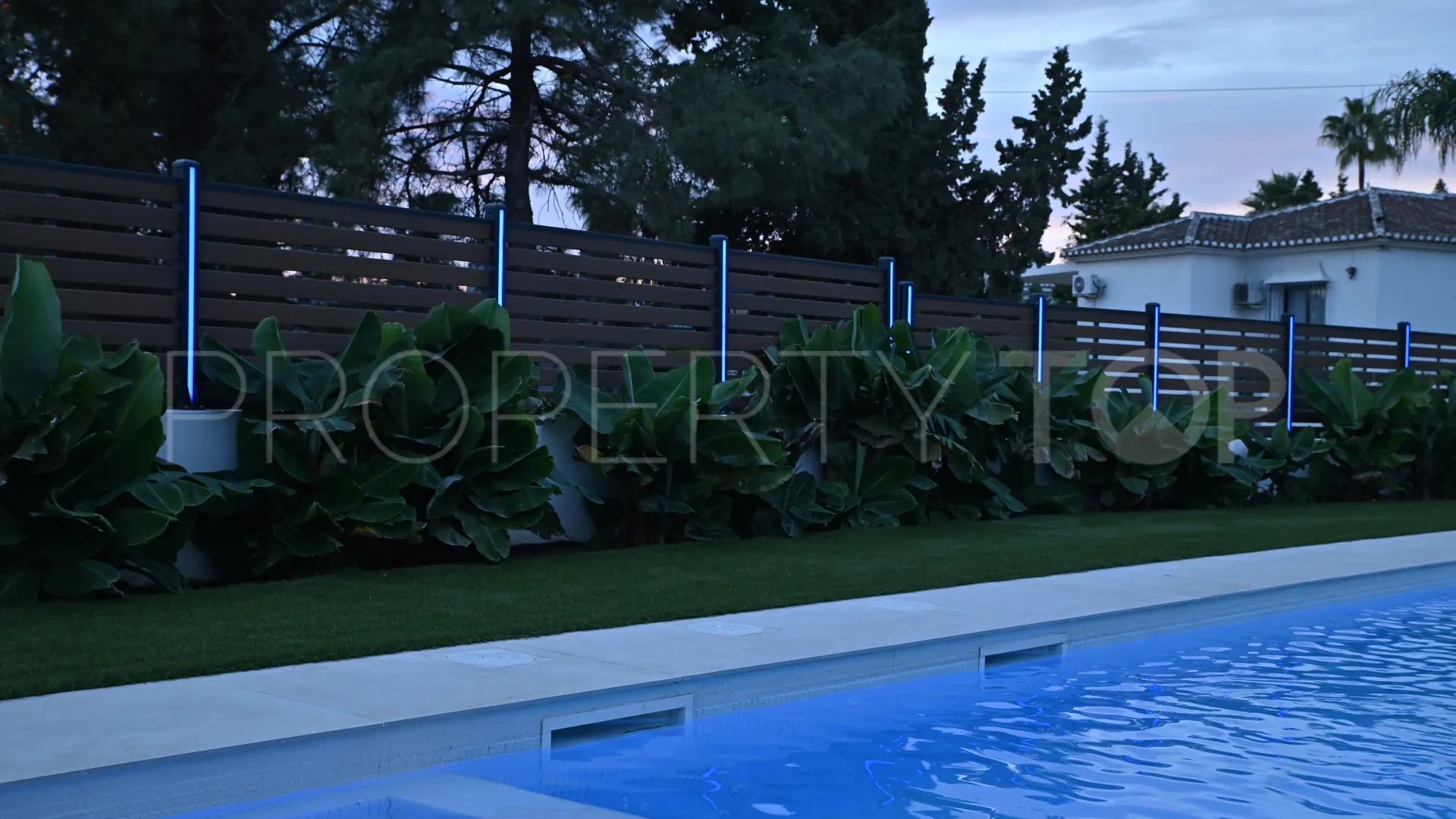 5 bedrooms villa for sale in El Chaparral