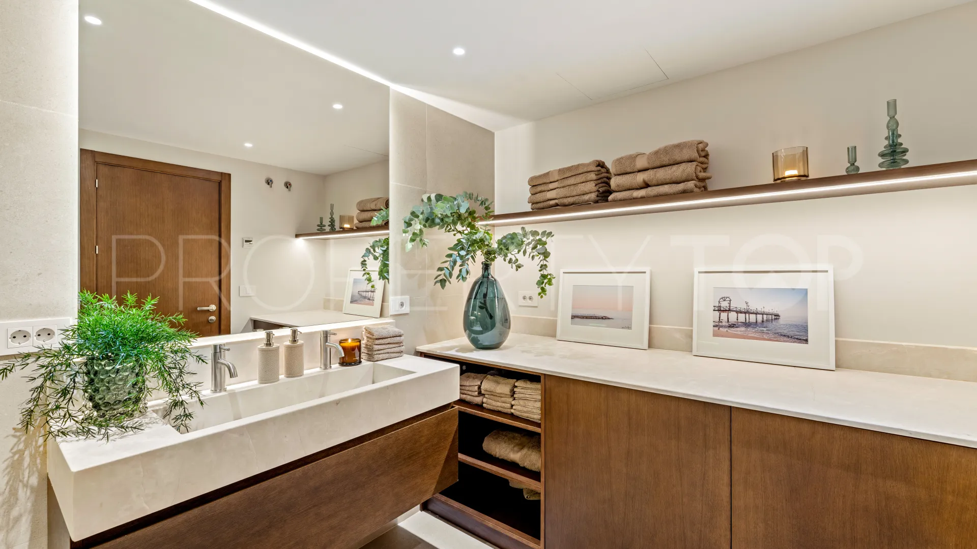 3 bedrooms apartment for sale in Coto Real
