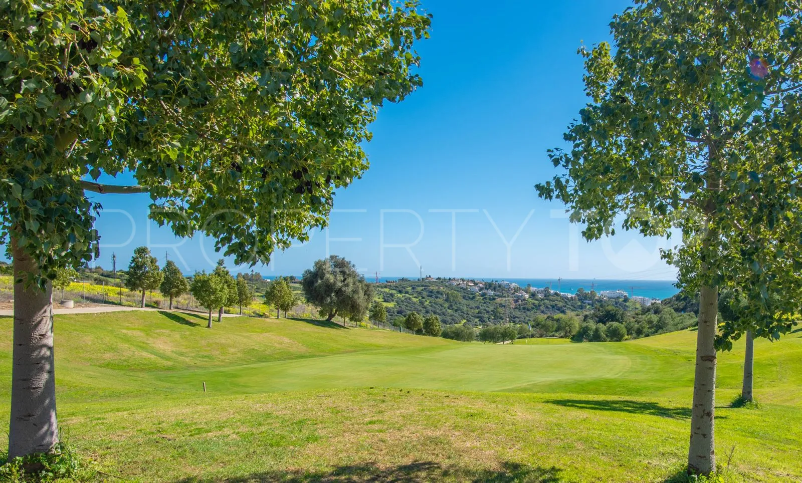 Se vende villa en Azata Golf