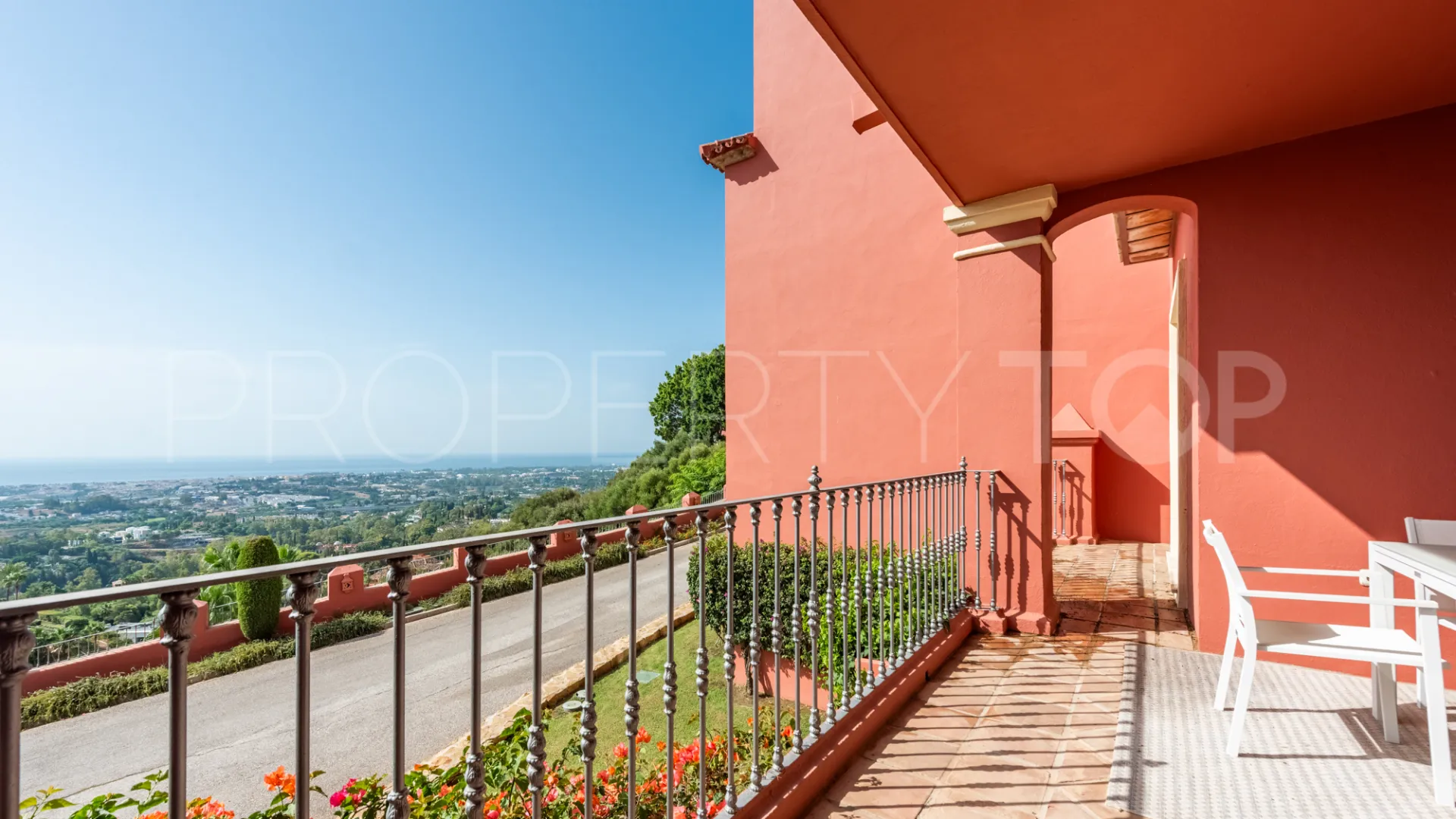 2 bedrooms Monte Halcones apartment for sale