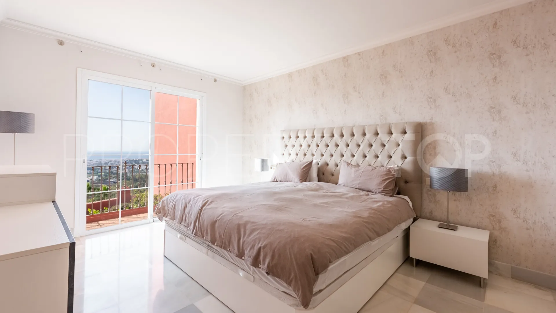 2 bedrooms Monte Halcones apartment for sale