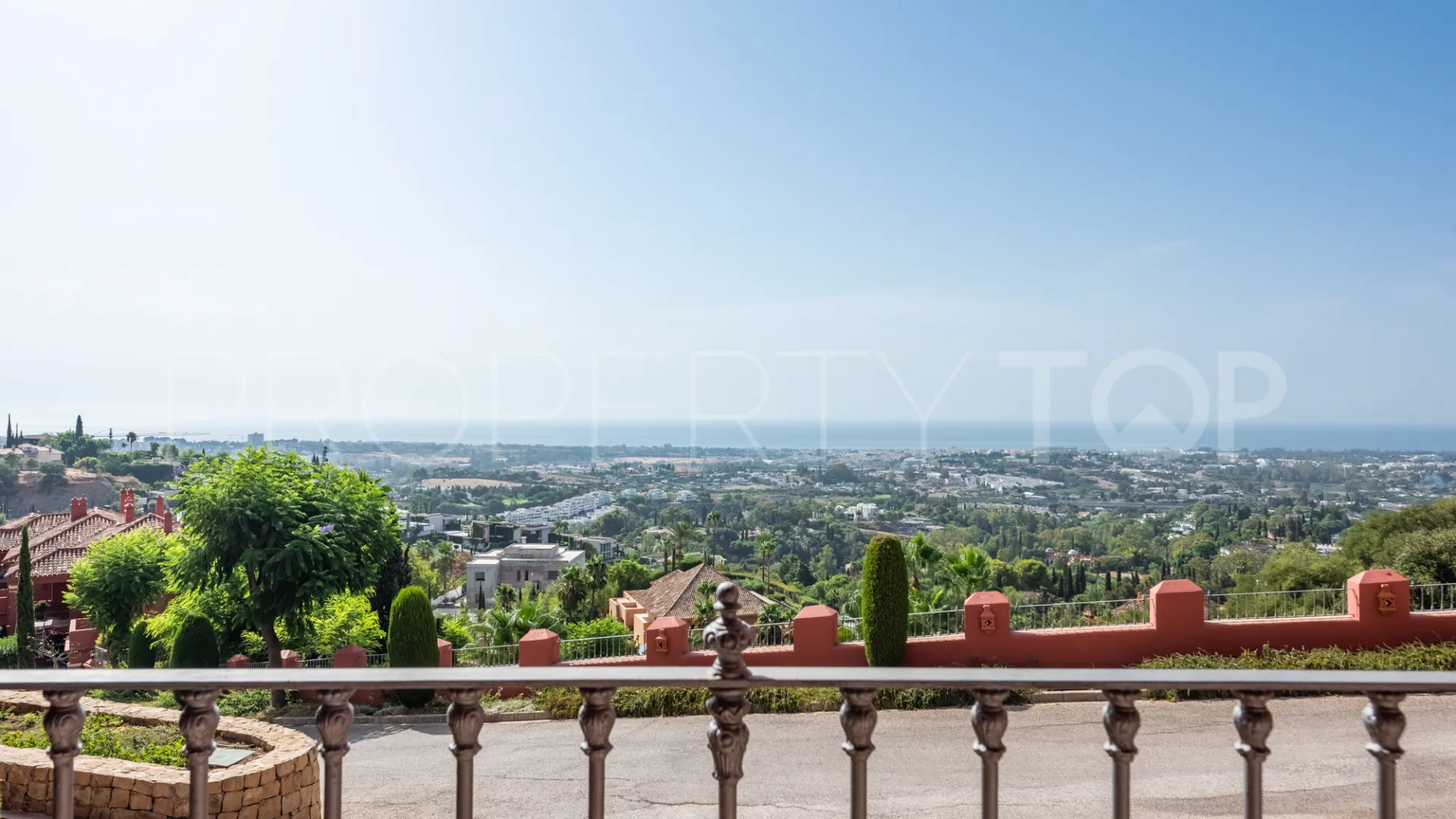 2 bedrooms Monte Halcones apartment for sale