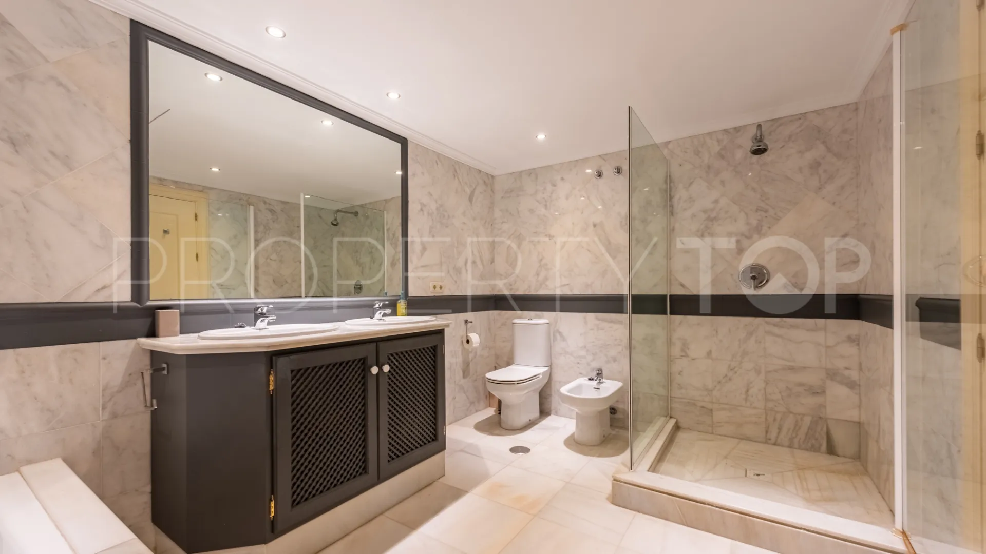 2 bedrooms Monte Halcones apartment for sale