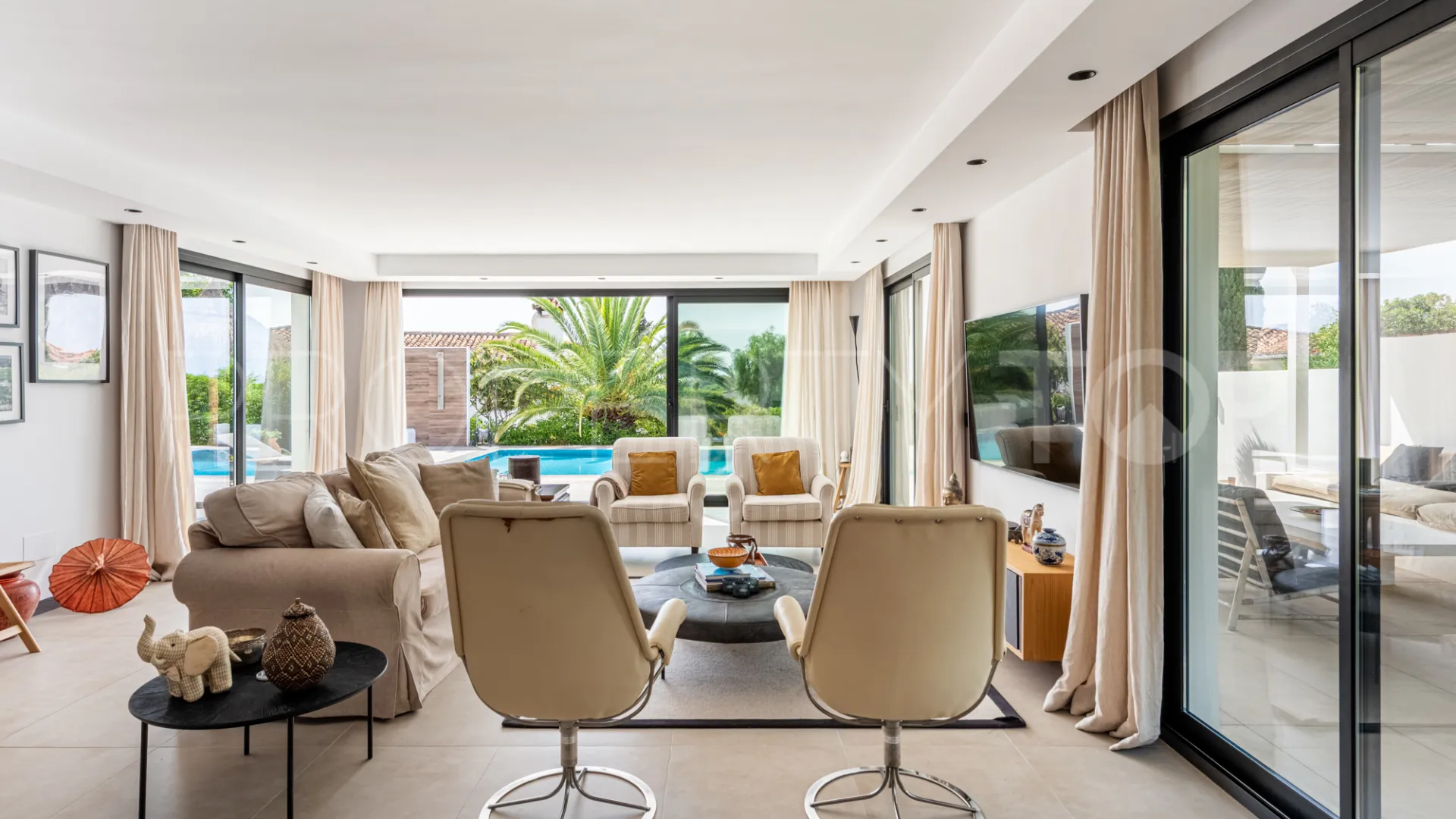 Se vende villa en Elviria
