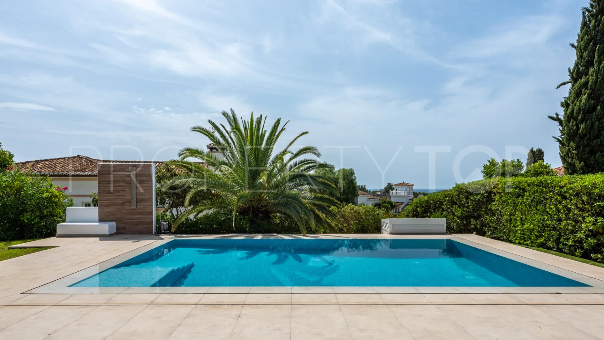Se vende villa en Elviria