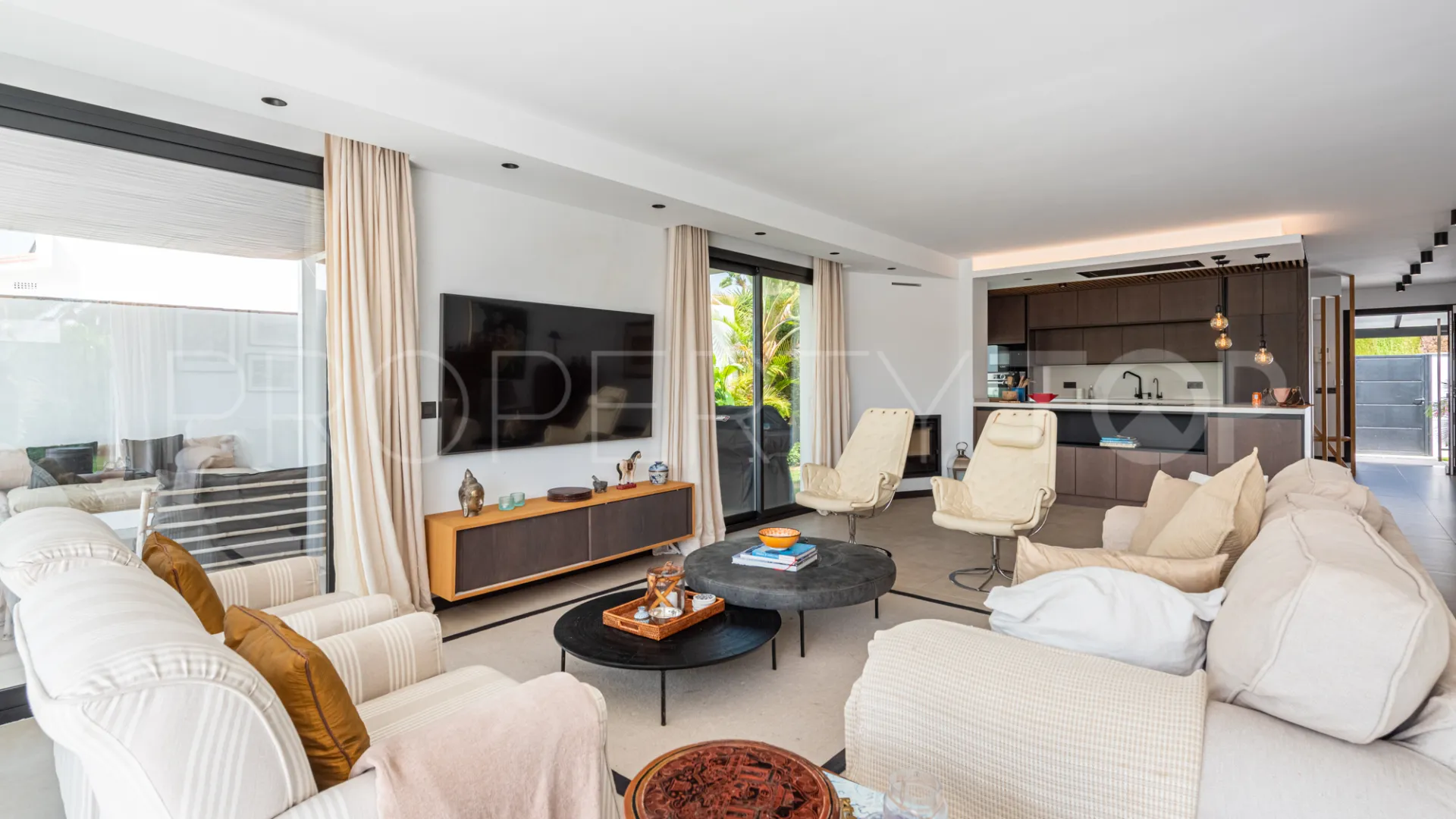 Se vende villa en Elviria