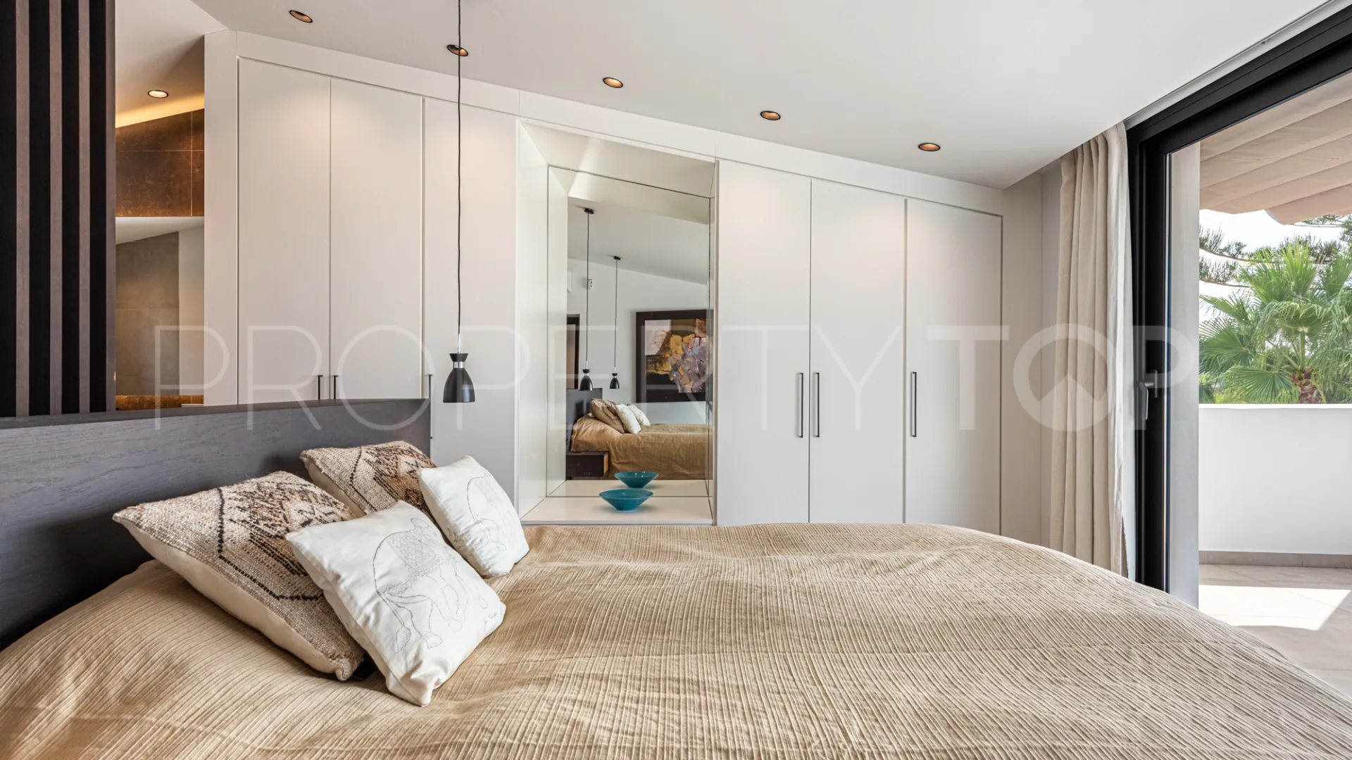 Se vende villa en Elviria