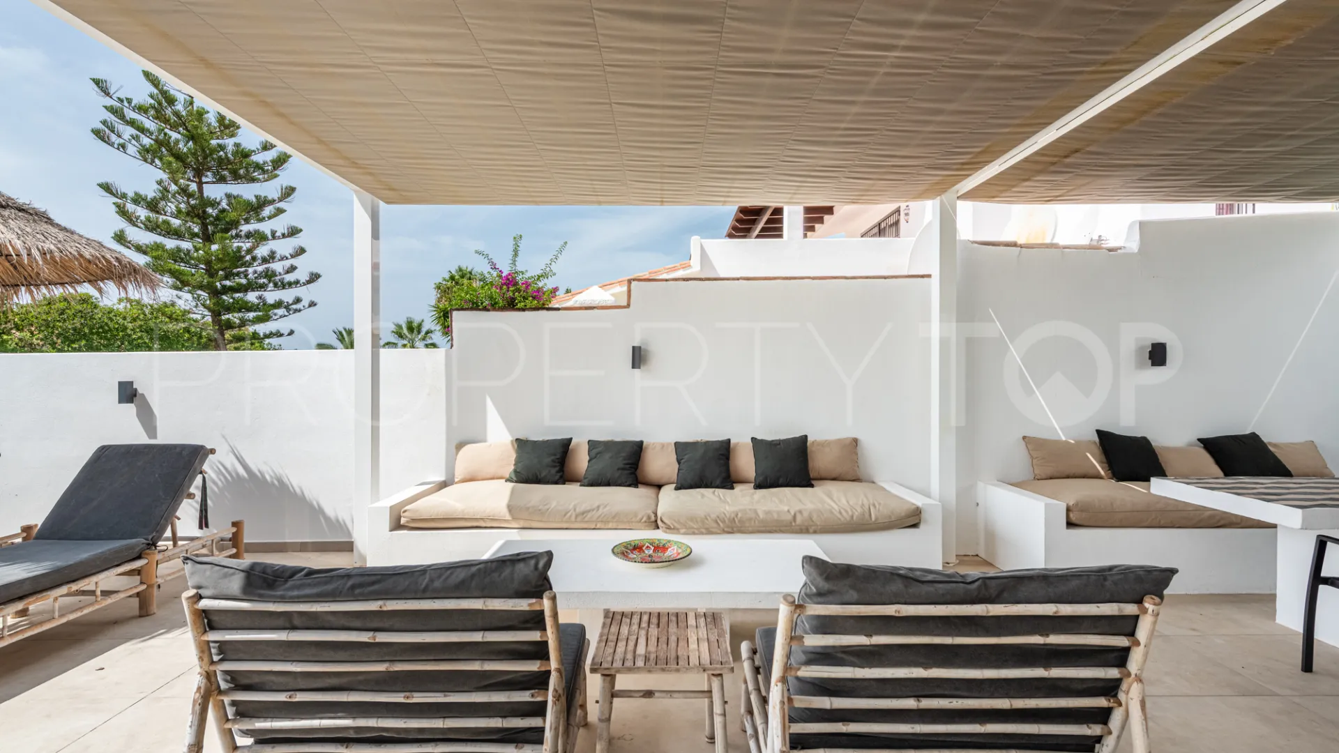 Se vende villa en Elviria