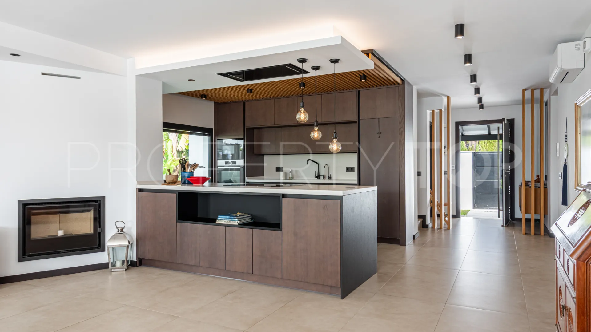 Se vende villa en Elviria