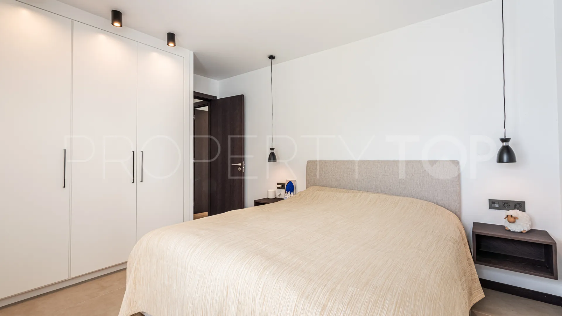 Se vende villa en Elviria