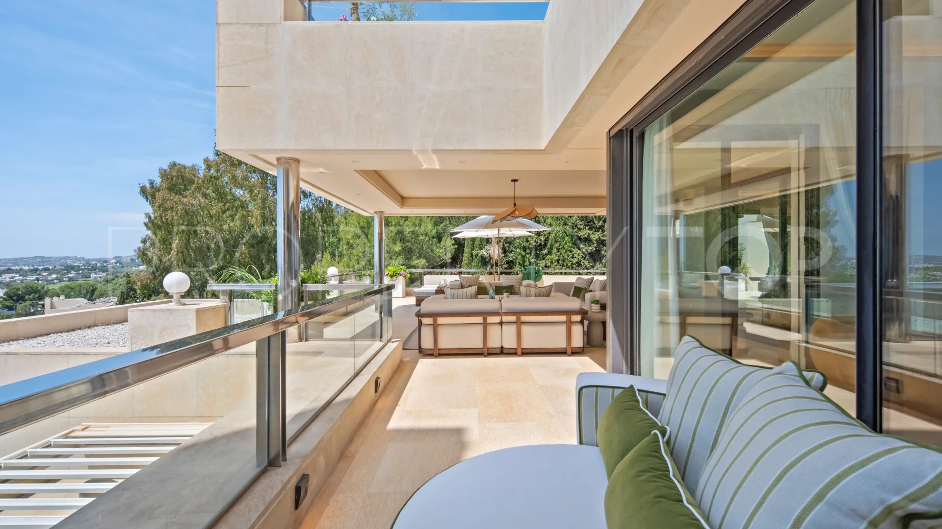 Los Arrayanes 5 bedrooms penthouse for sale