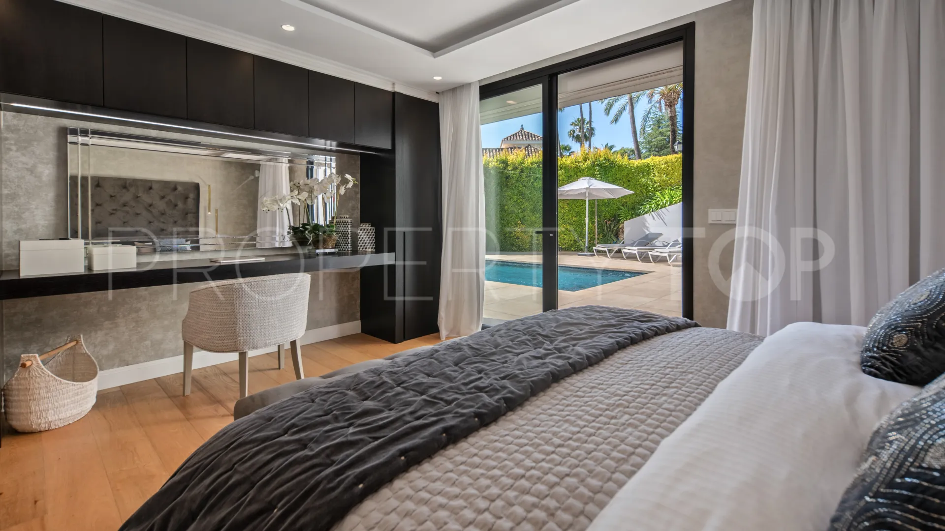 Villa for sale in Los Naranjos Hill Club