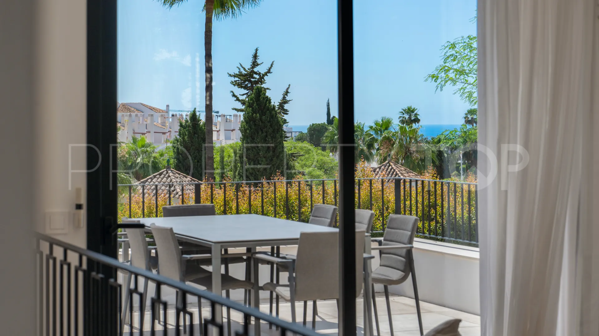 Villa for sale in Los Naranjos Hill Club