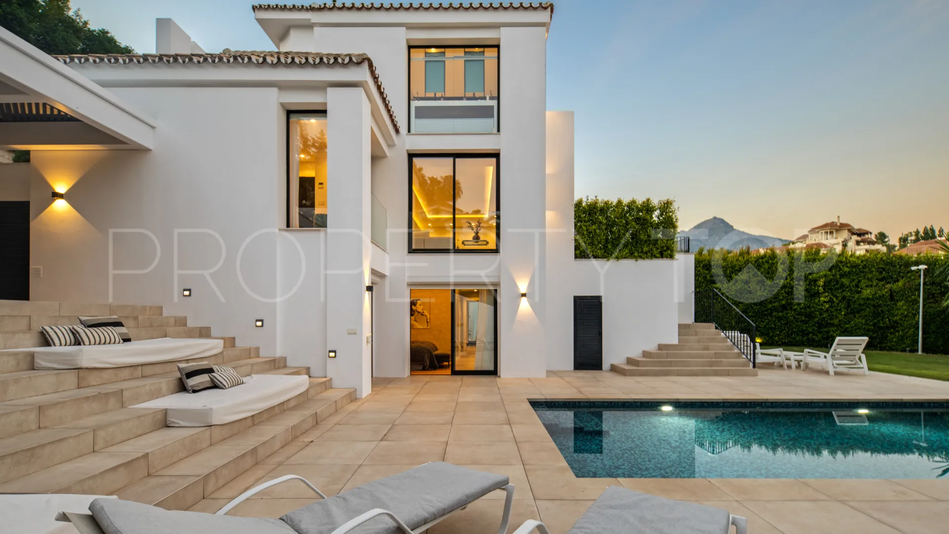 Villa for sale in Los Naranjos Hill Club