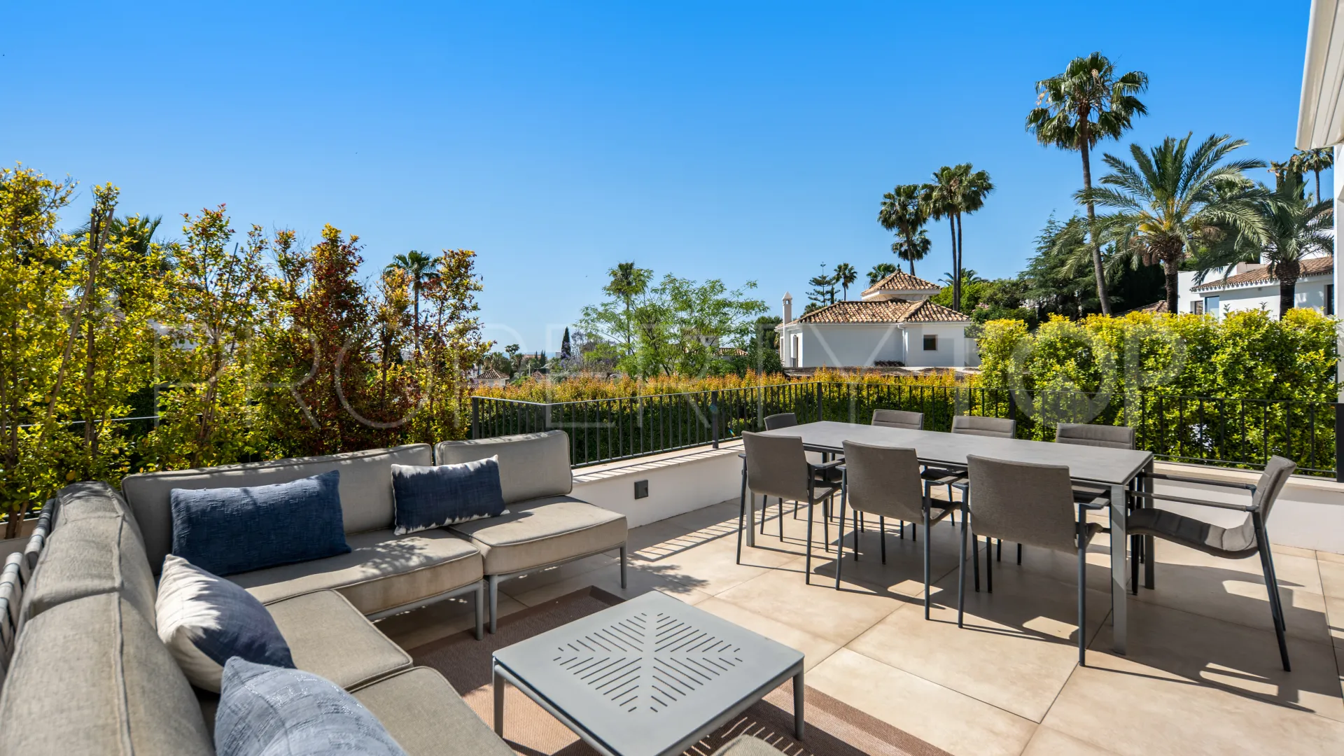 Villa for sale in Los Naranjos Hill Club