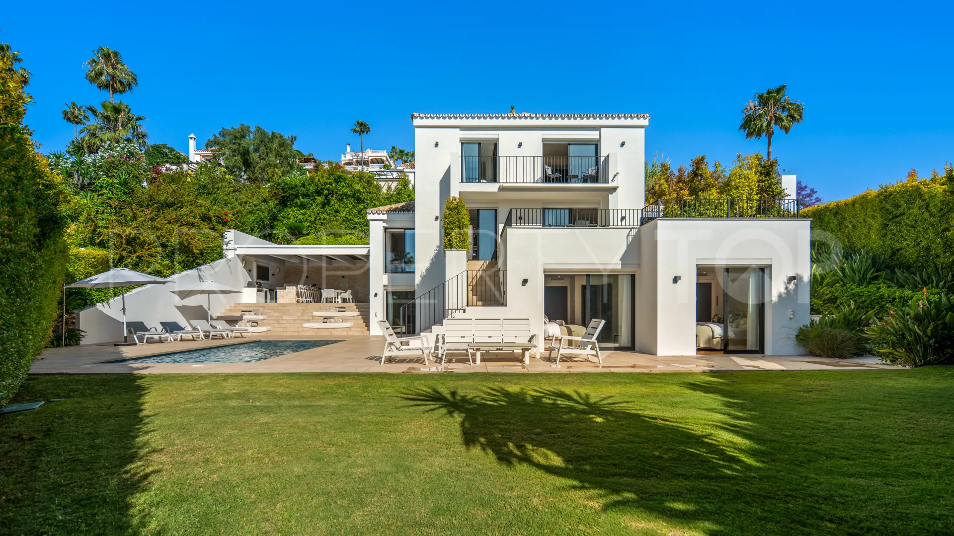 Villa for sale in Los Naranjos Hill Club
