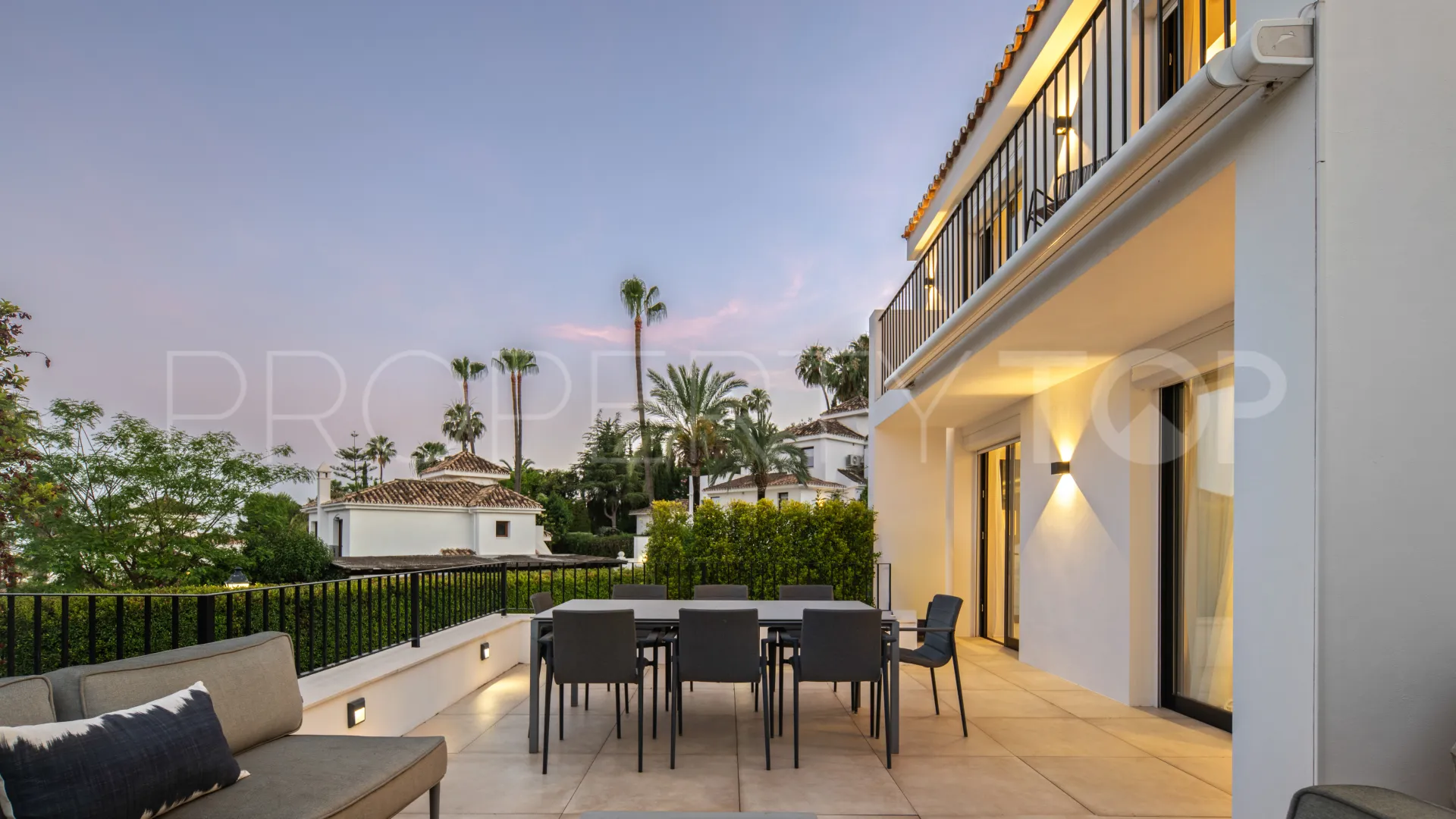 Villa for sale in Los Naranjos Hill Club