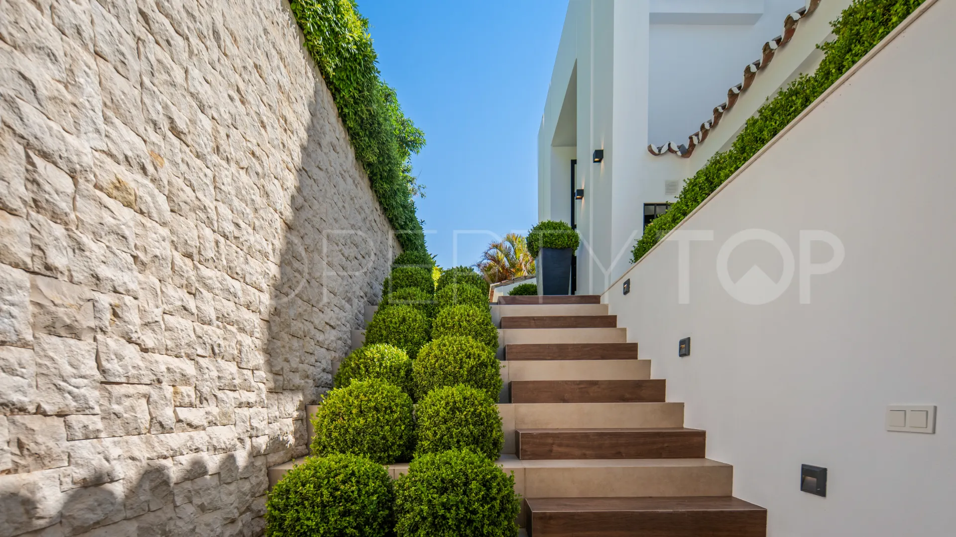 Villa for sale in Los Naranjos Hill Club