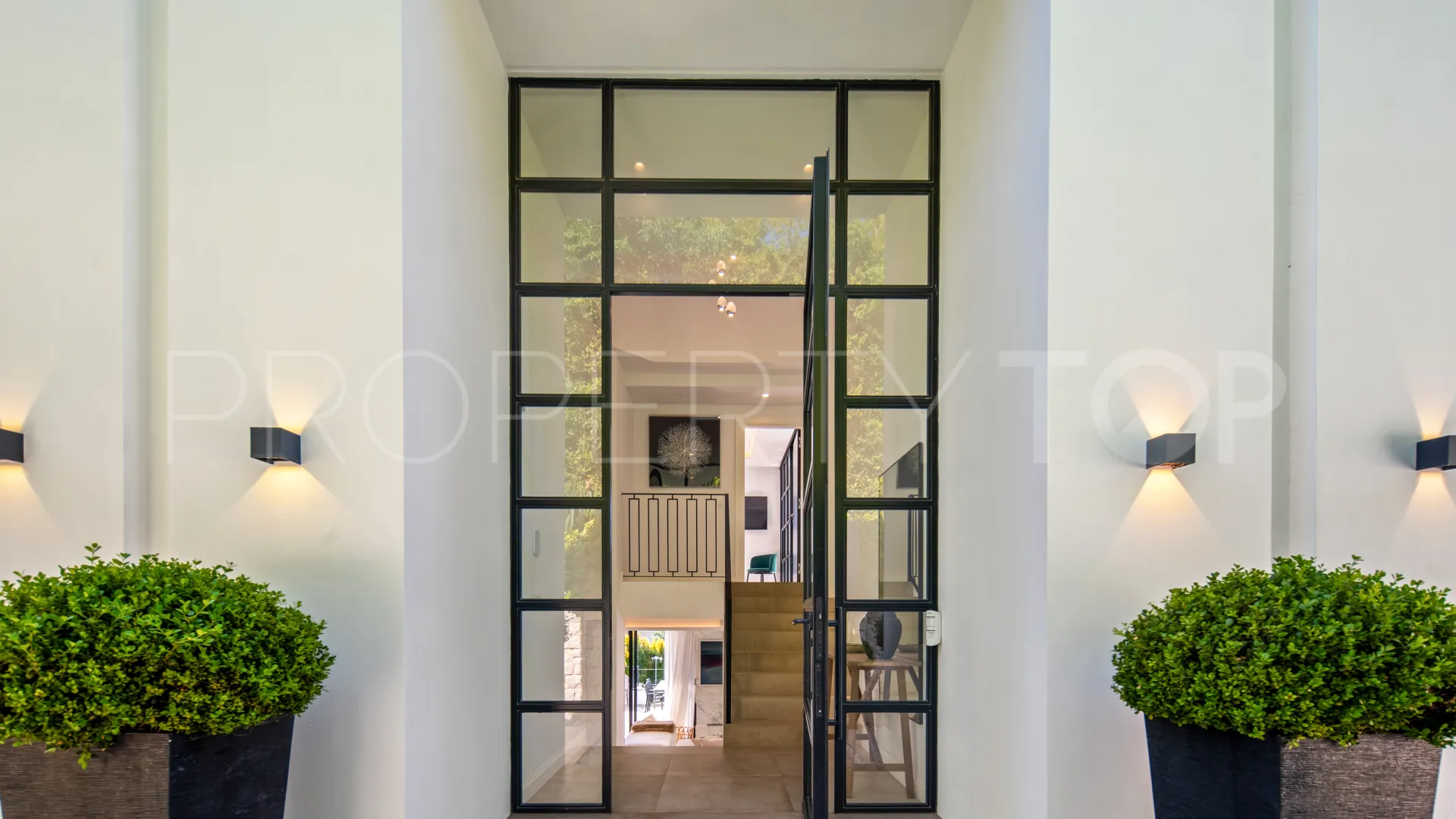 Villa for sale in Los Naranjos Hill Club