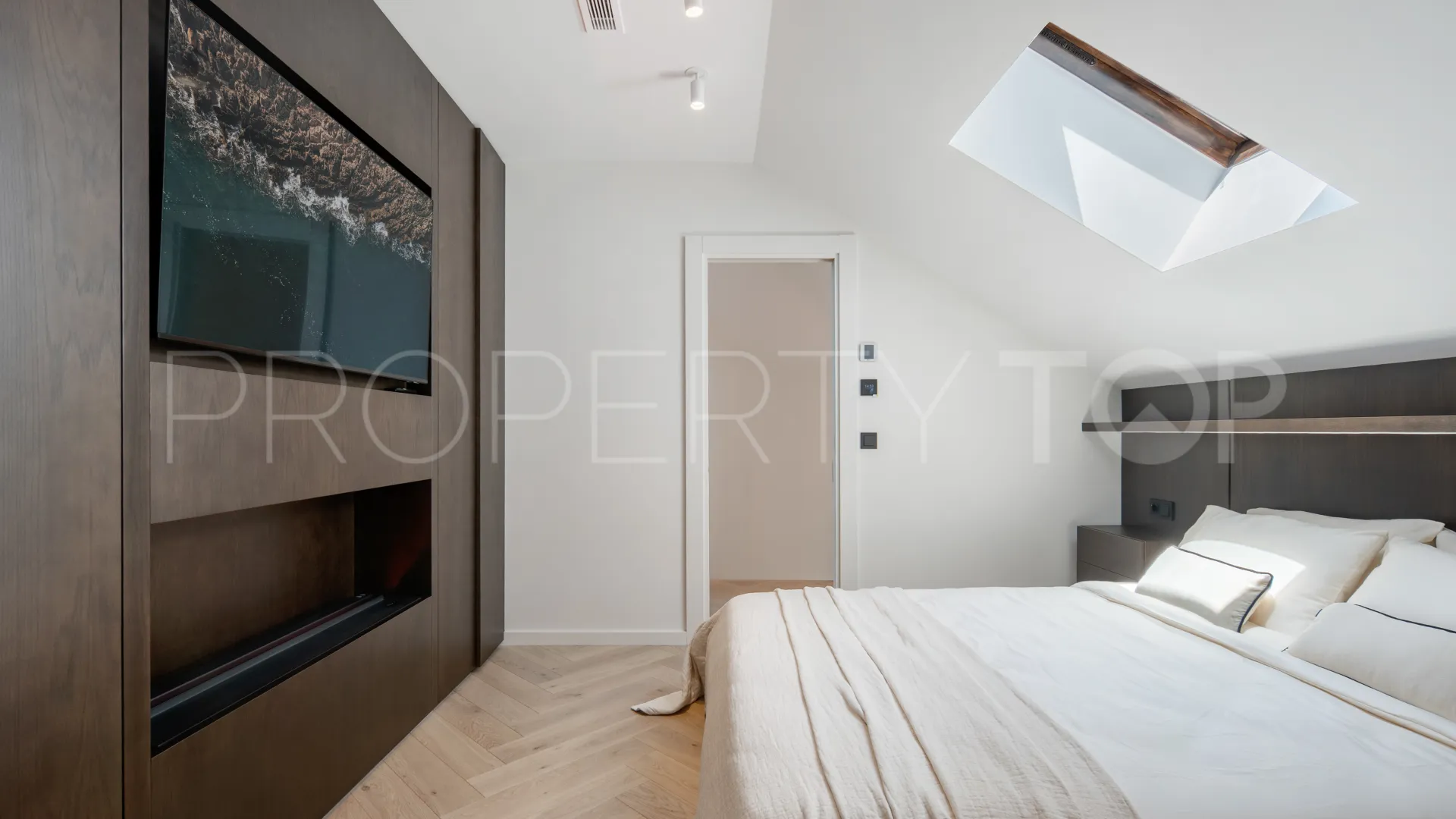 3 bedrooms Aloha Hill Club penthouse for sale