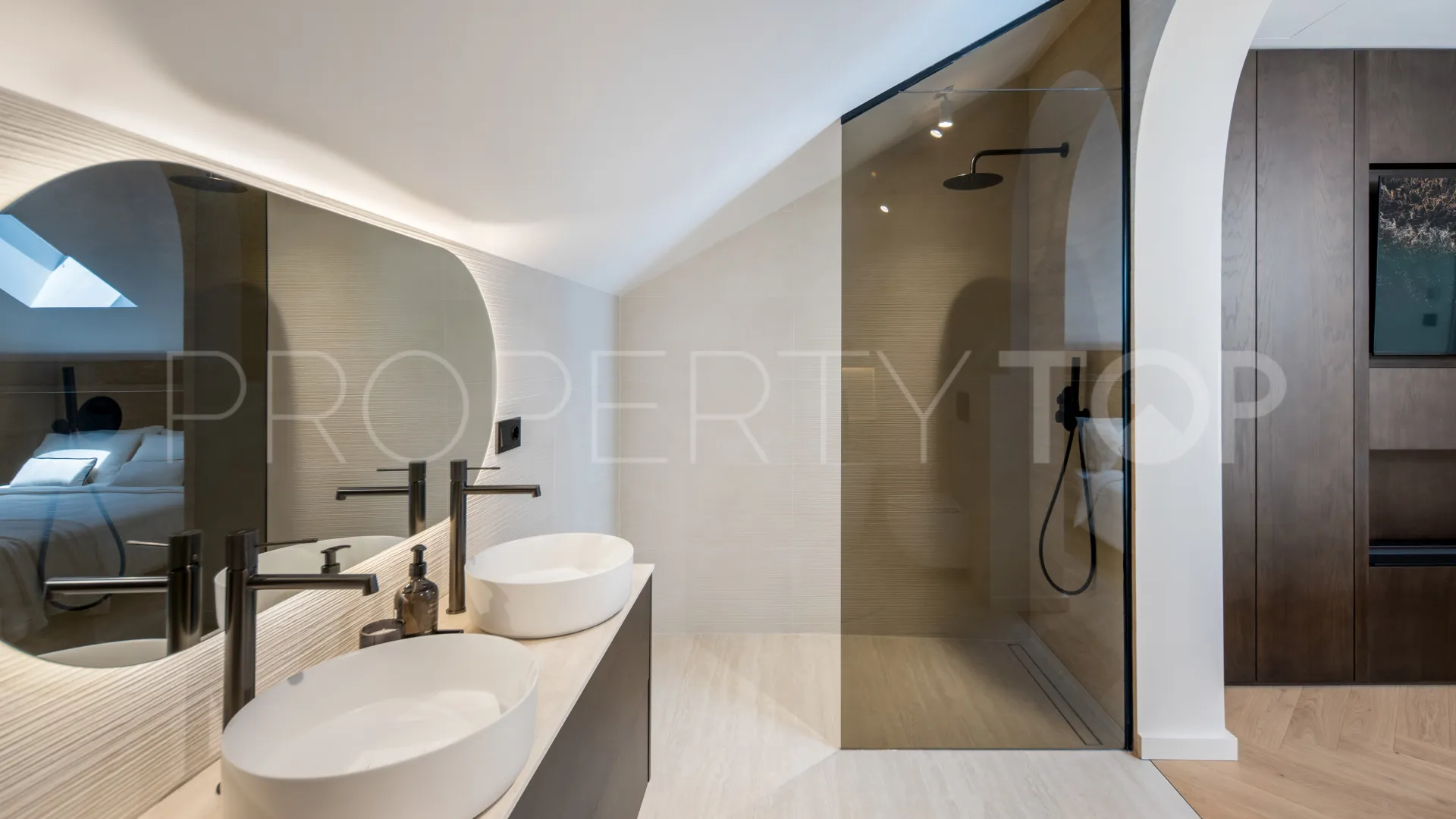 3 bedrooms Aloha Hill Club penthouse for sale