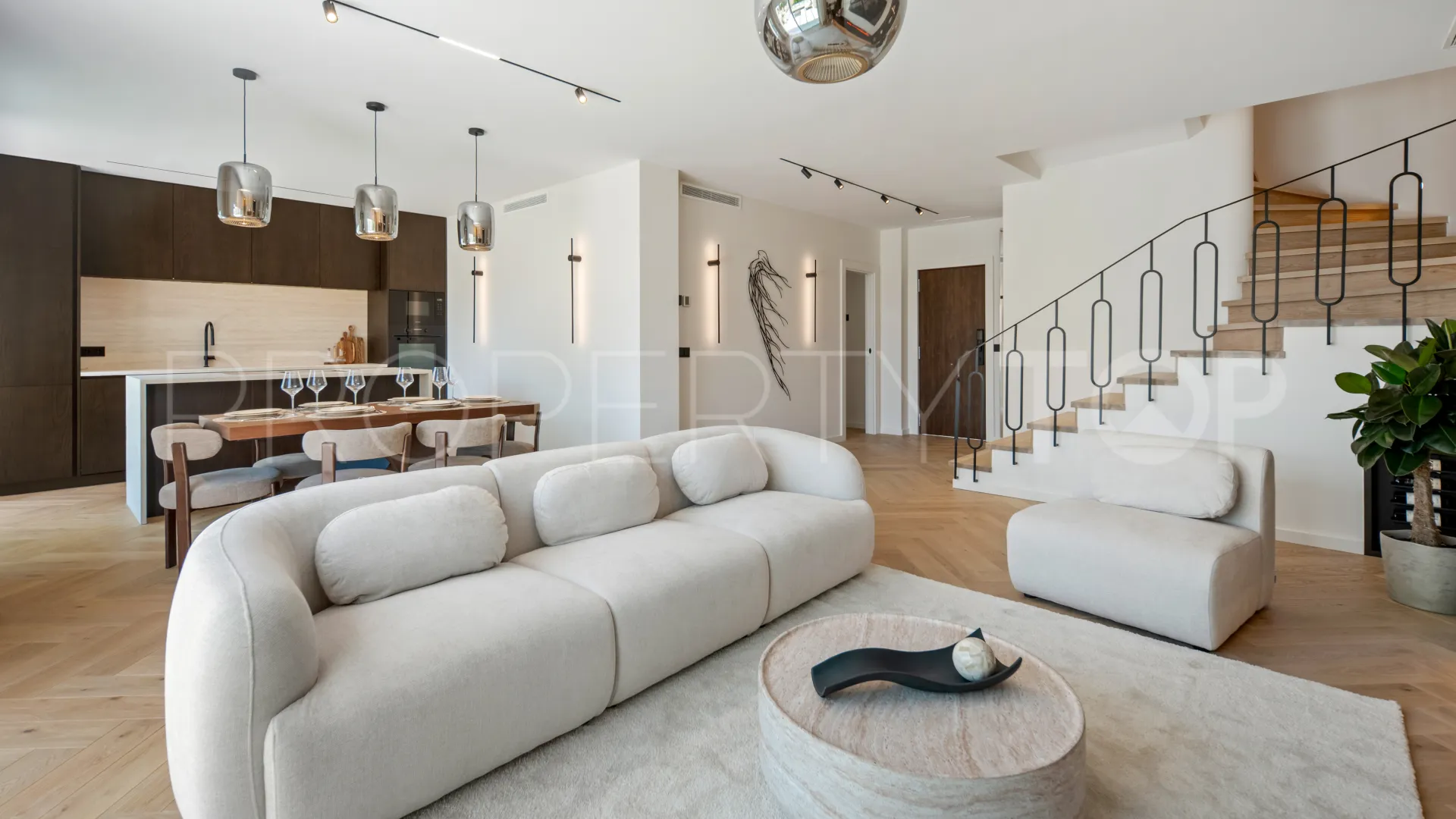 3 bedrooms Aloha Hill Club penthouse for sale