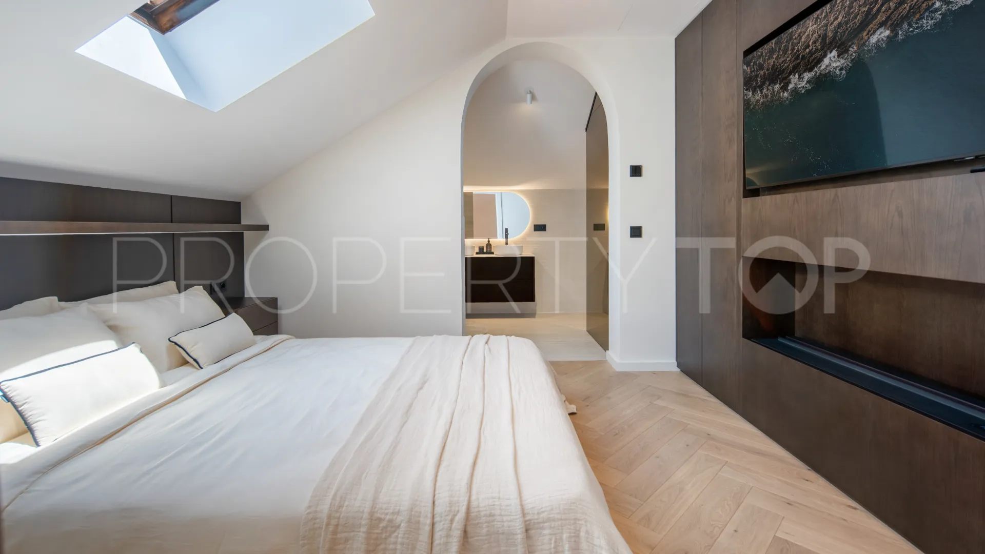 3 bedrooms Aloha Hill Club penthouse for sale