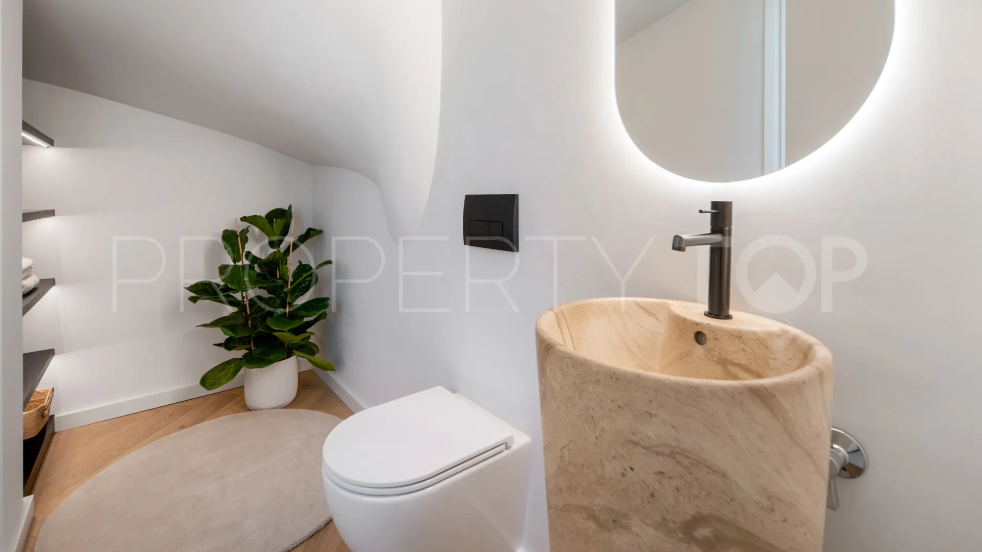 3 bedrooms Aloha Hill Club penthouse for sale