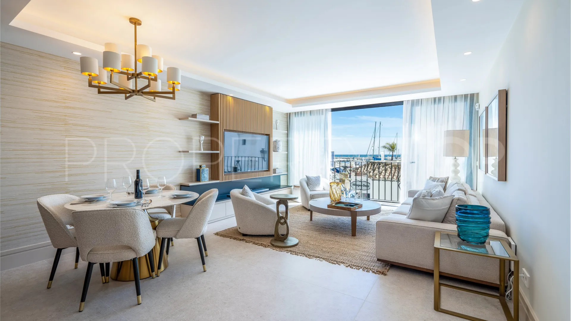 Apartamento con 2 dormitorios en venta en Marbella - Puerto Banus