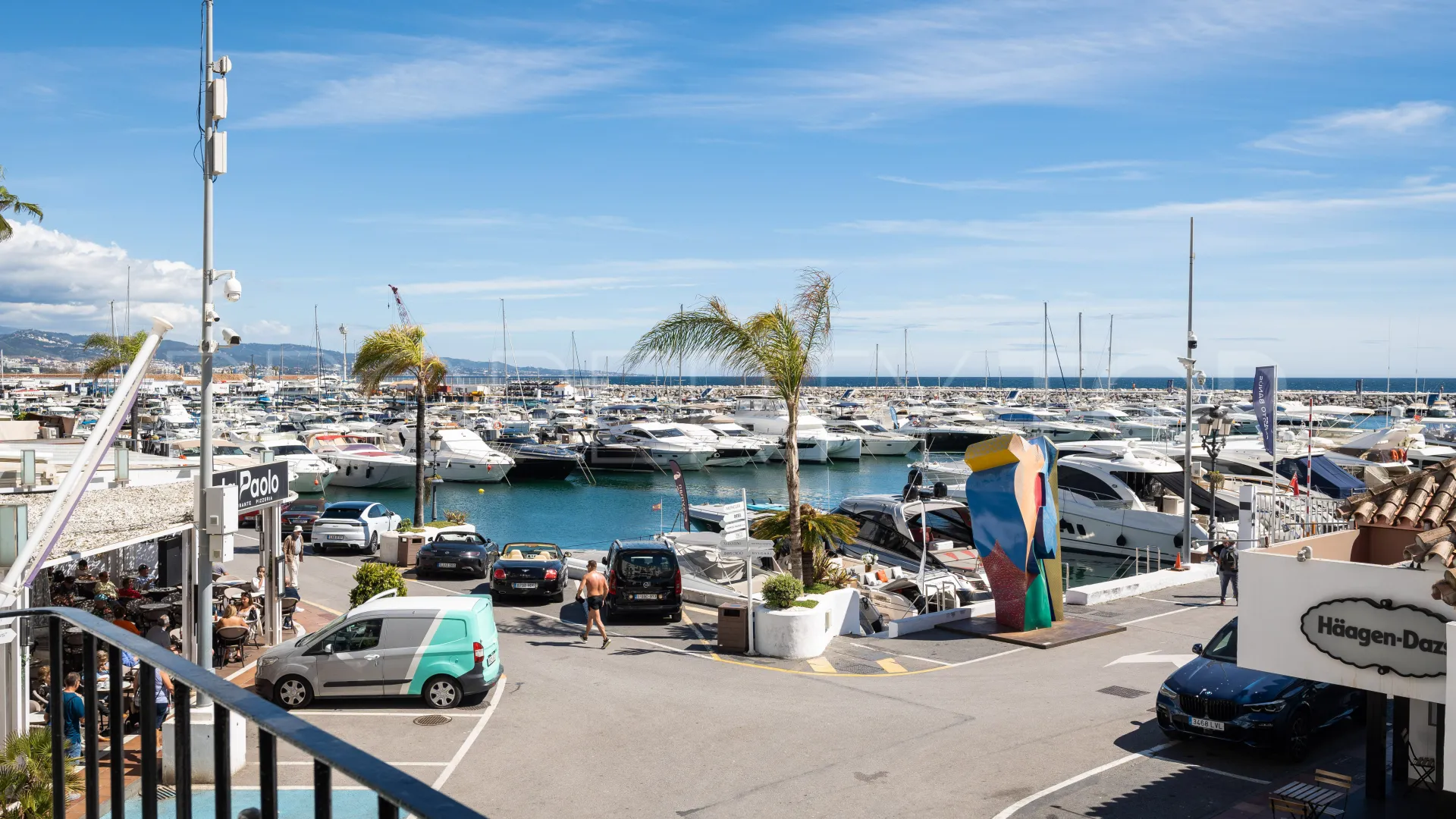 Apartamento con 2 dormitorios en venta en Marbella - Puerto Banus
