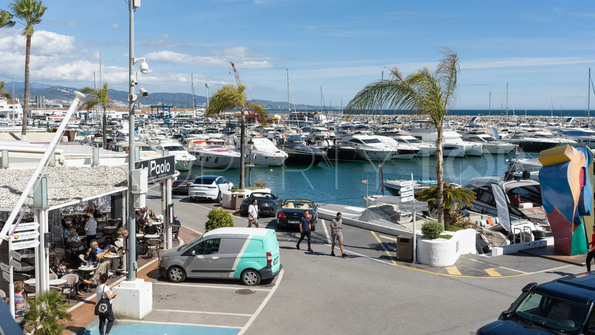 Apartamento con 2 dormitorios en venta en Marbella - Puerto Banus