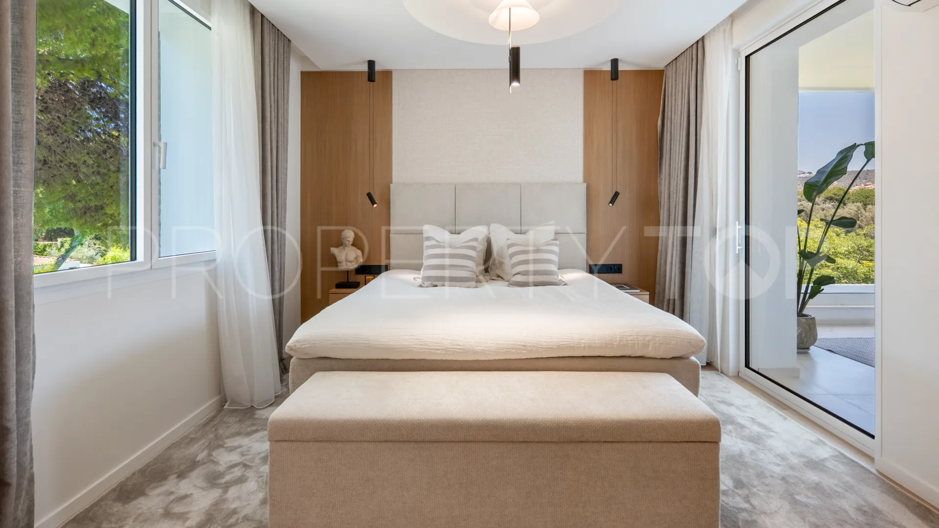 Ático a la venta con 3 dormitorios en Los Monteros