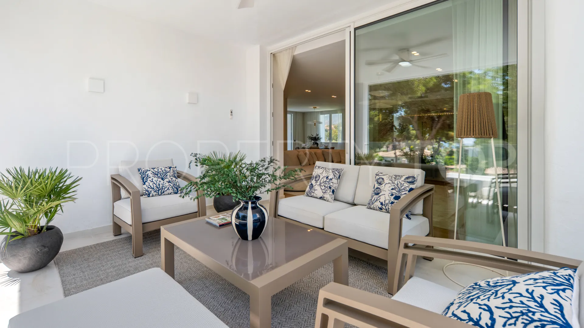 Ático a la venta con 3 dormitorios en Los Monteros