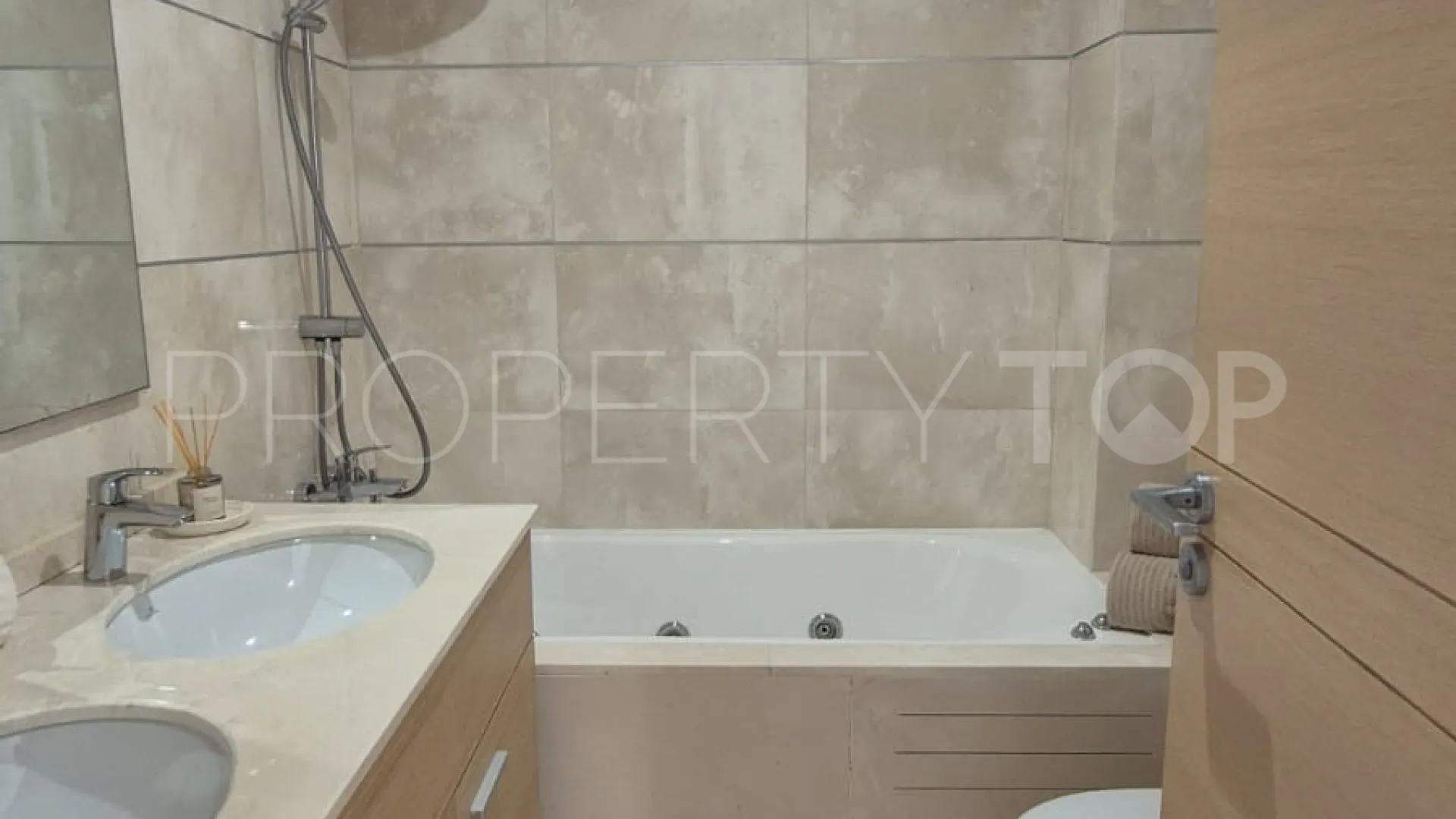 Se vende apartamento con 2 dormitorios en Doña Julia