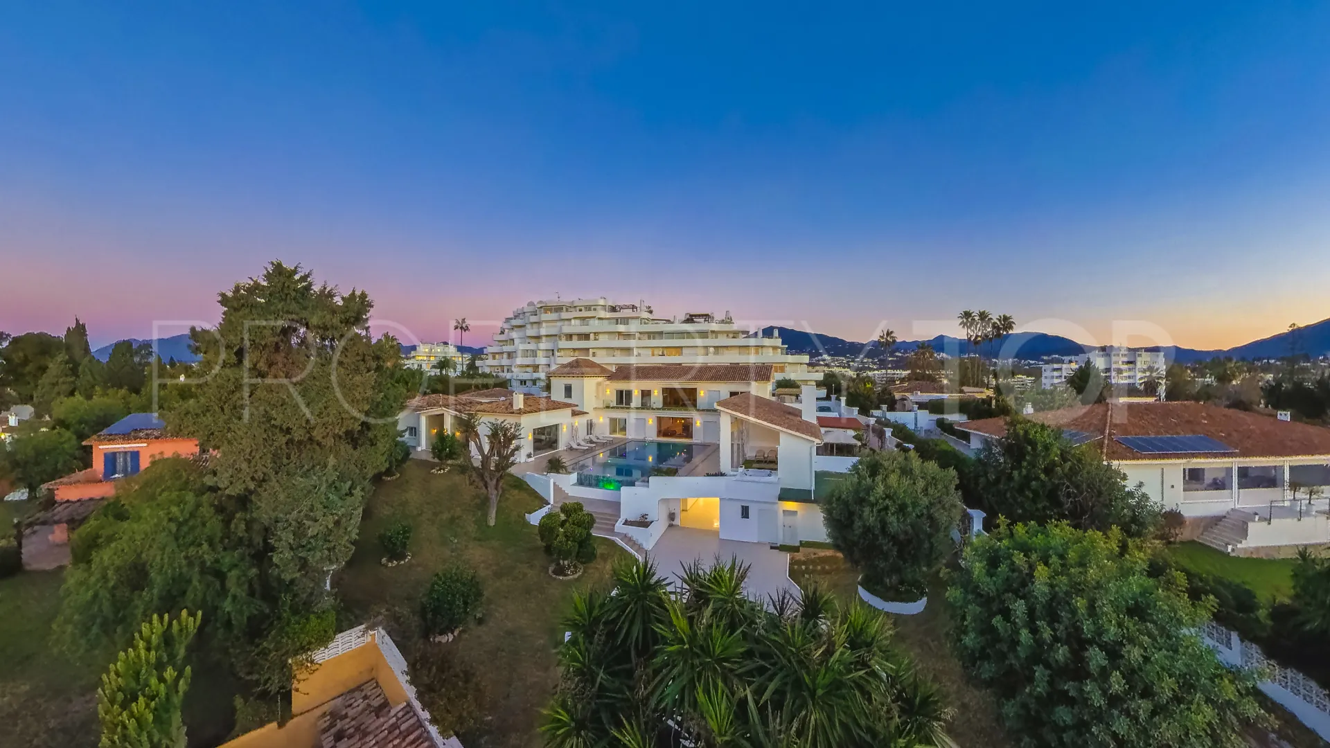 Guadalmina Alta 7 bedrooms villa for sale