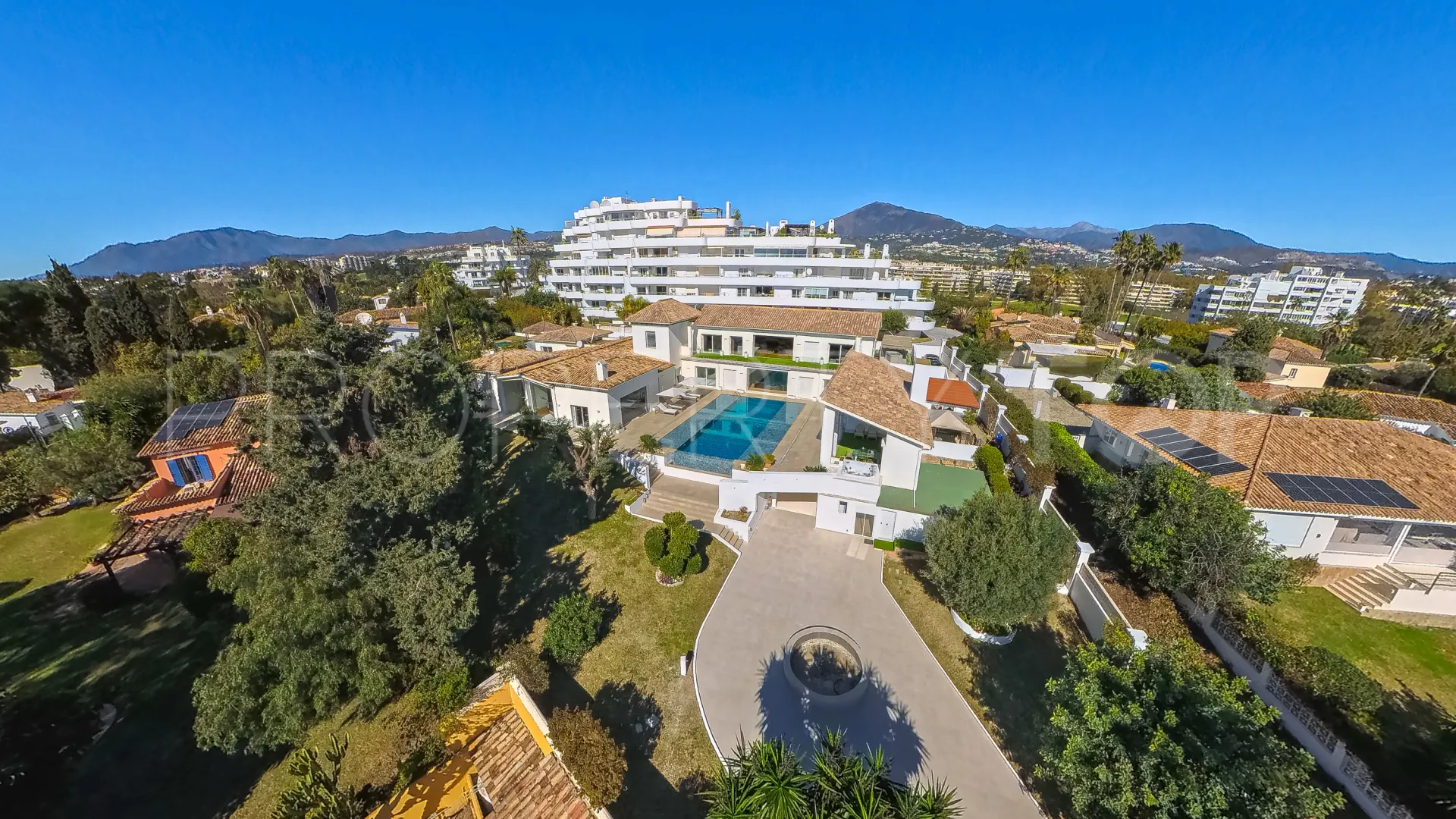 Guadalmina Alta 7 bedrooms villa for sale