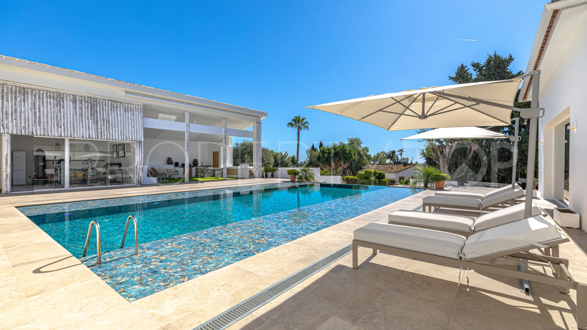 Guadalmina Alta 7 bedrooms villa for sale