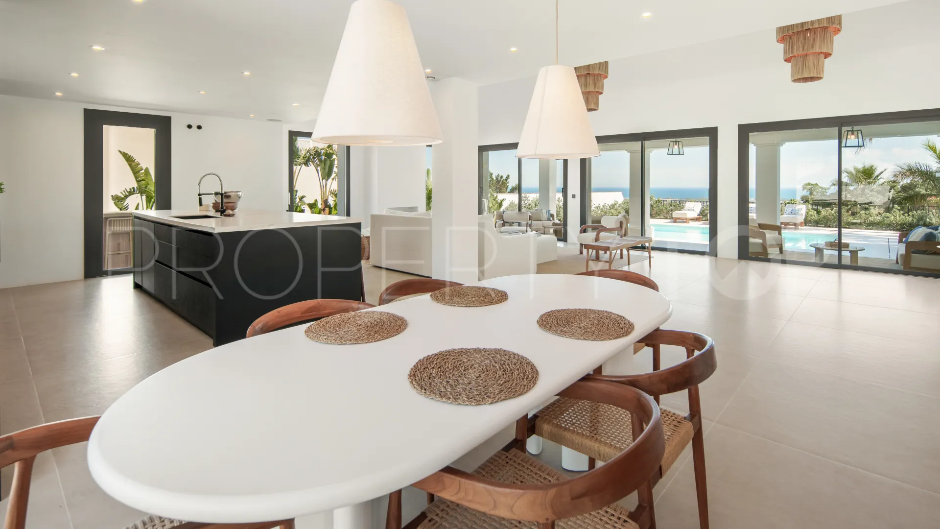 Comprar villa con 5 dormitorios en Puerto del Almendro