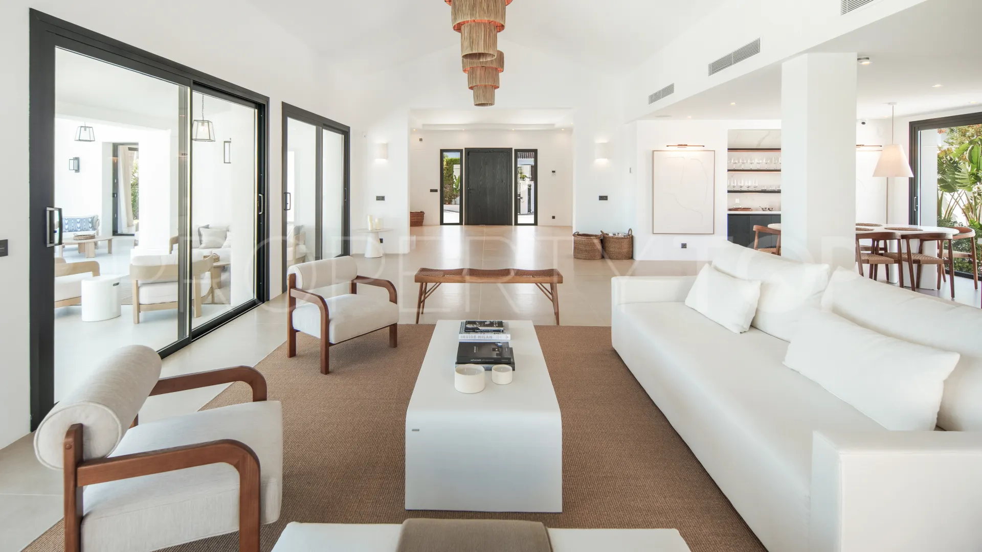 Comprar villa con 5 dormitorios en Puerto del Almendro