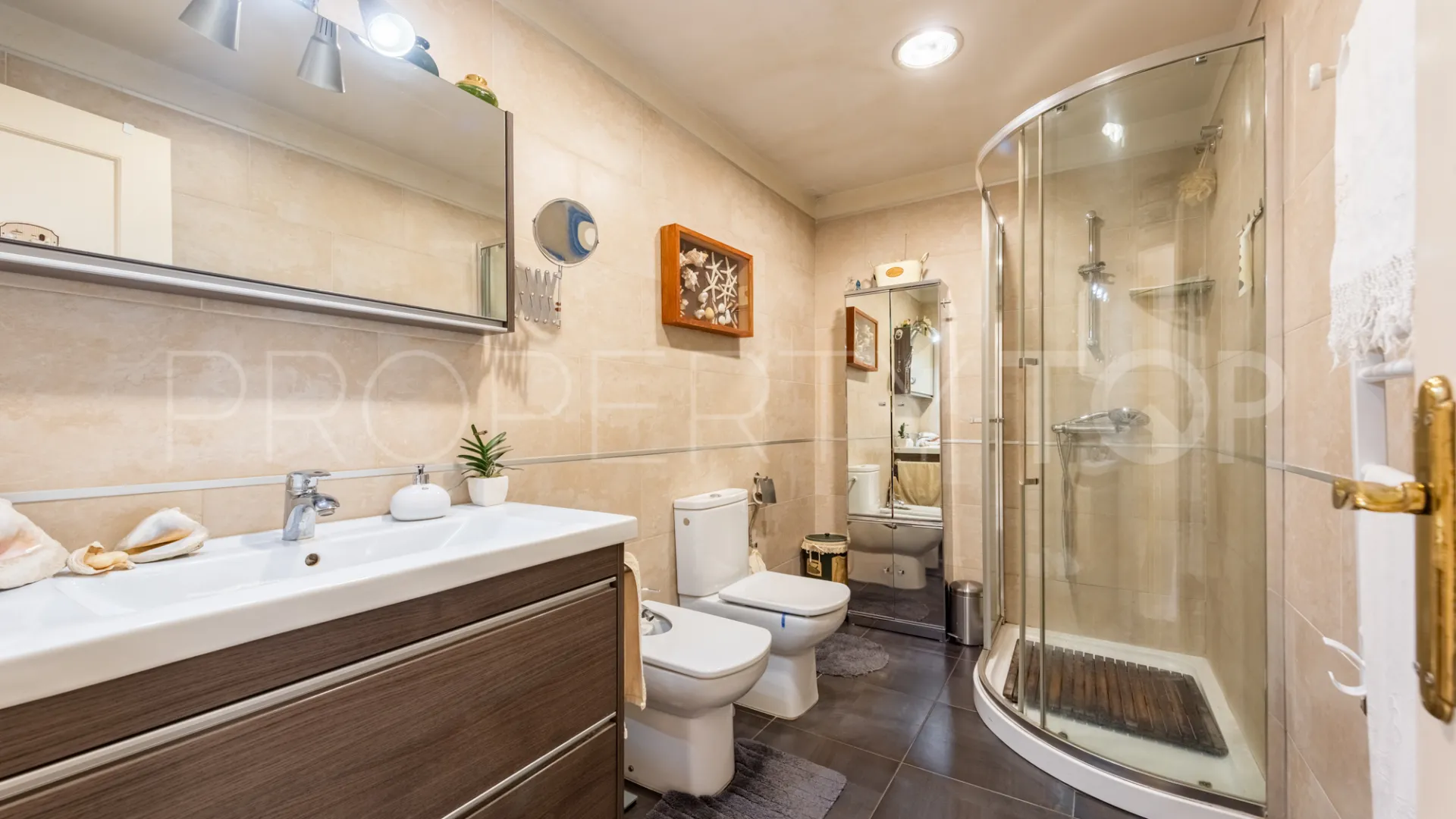 Town house for sale in Bel Air