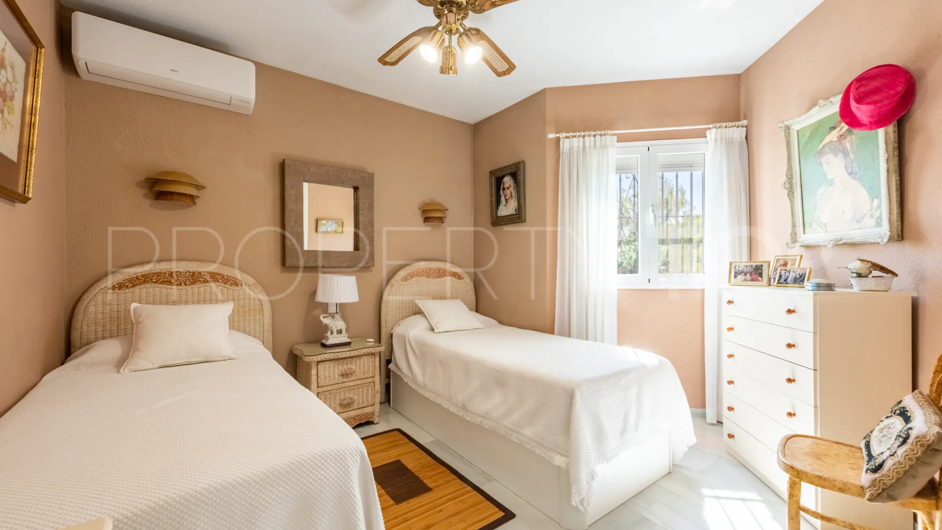 Town house for sale in Bel Air
