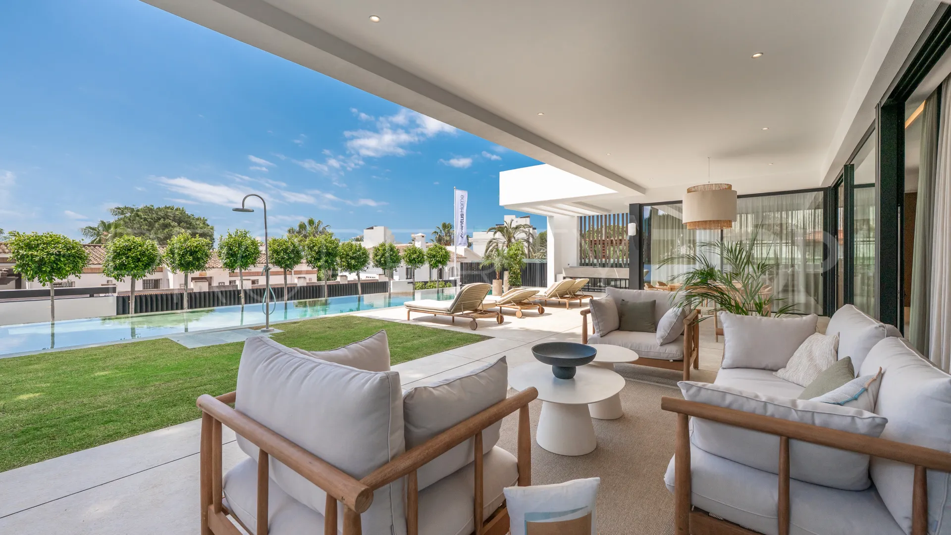 Comprar villa en Marbesa de 6 dormitorios
