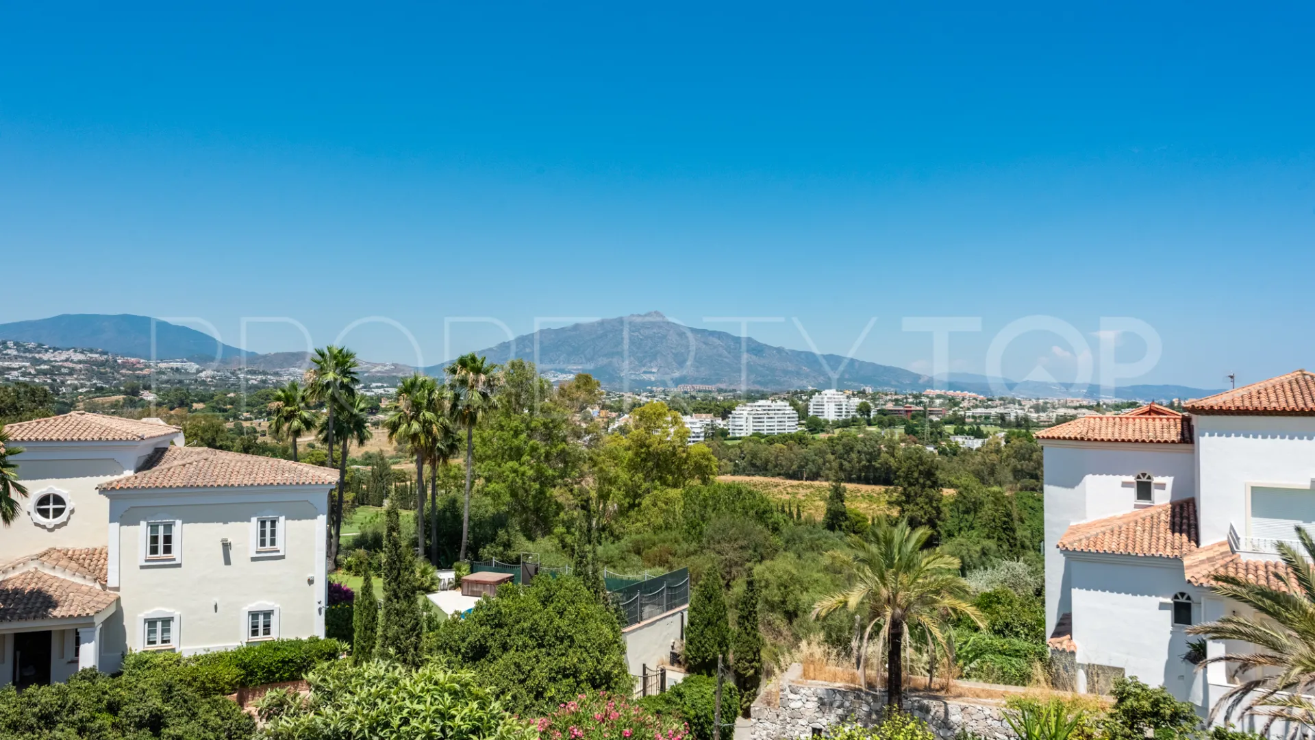 Comprar villa en Atalaya Golf