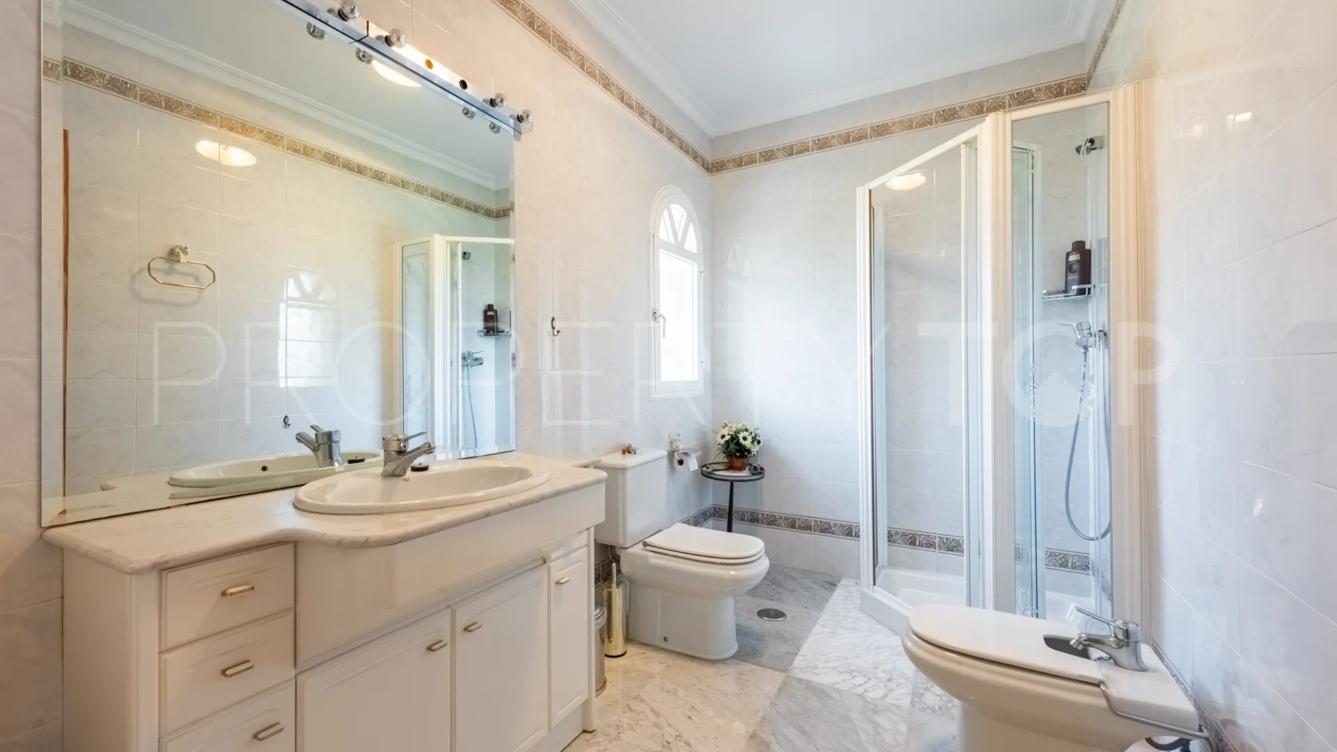 Comprar villa en Atalaya Golf