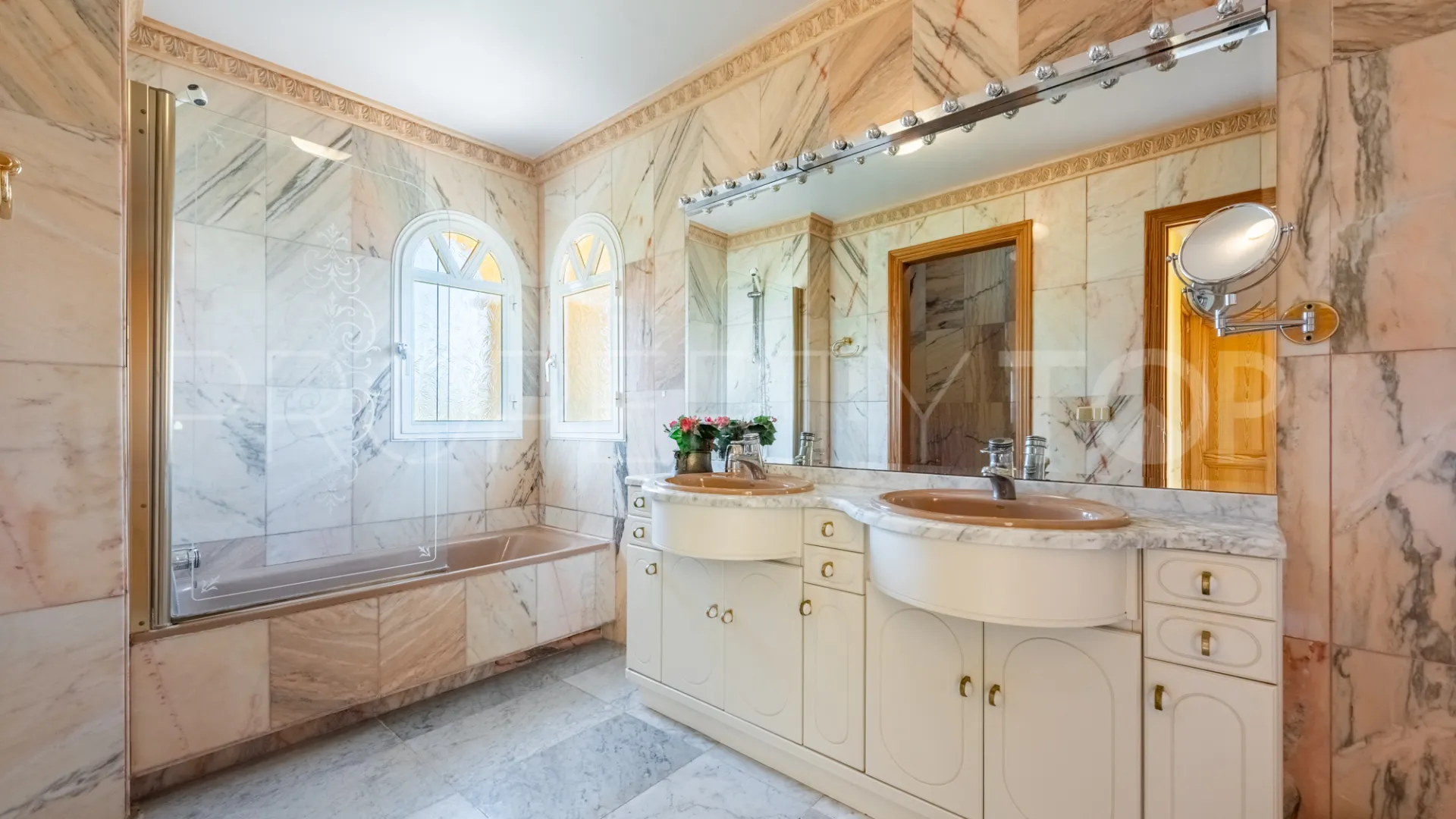 Comprar villa en Atalaya Golf