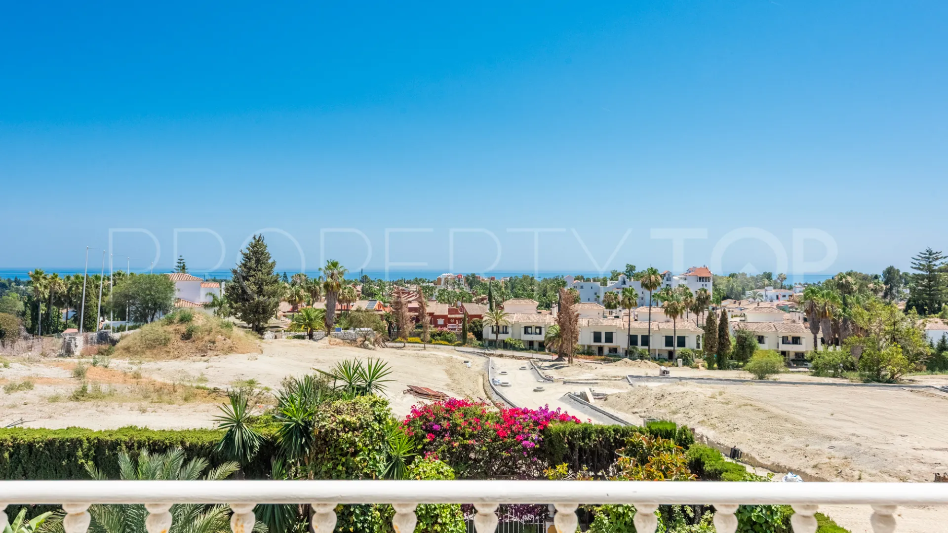 Comprar villa en Atalaya Golf