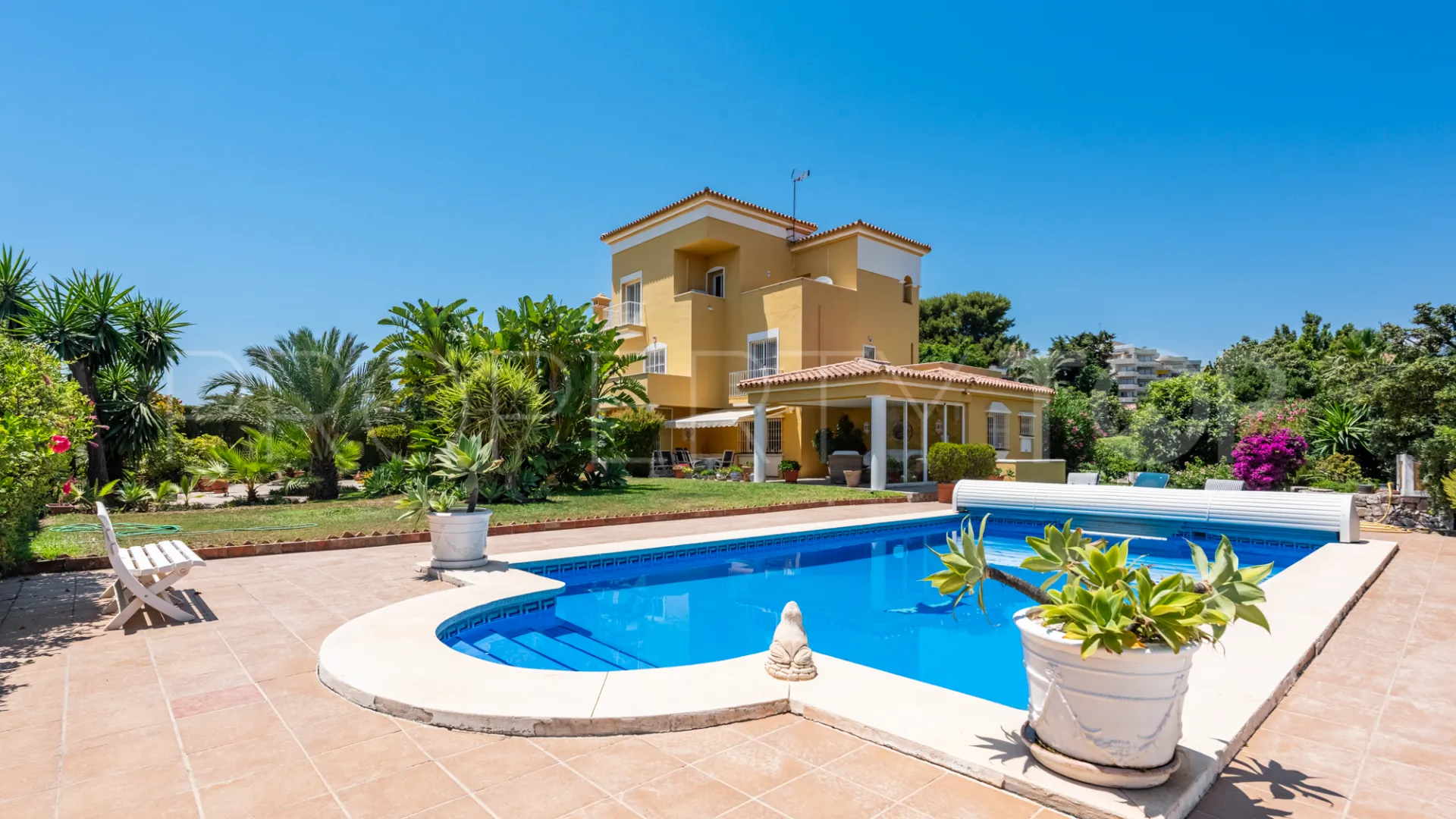 Comprar villa en Atalaya Golf