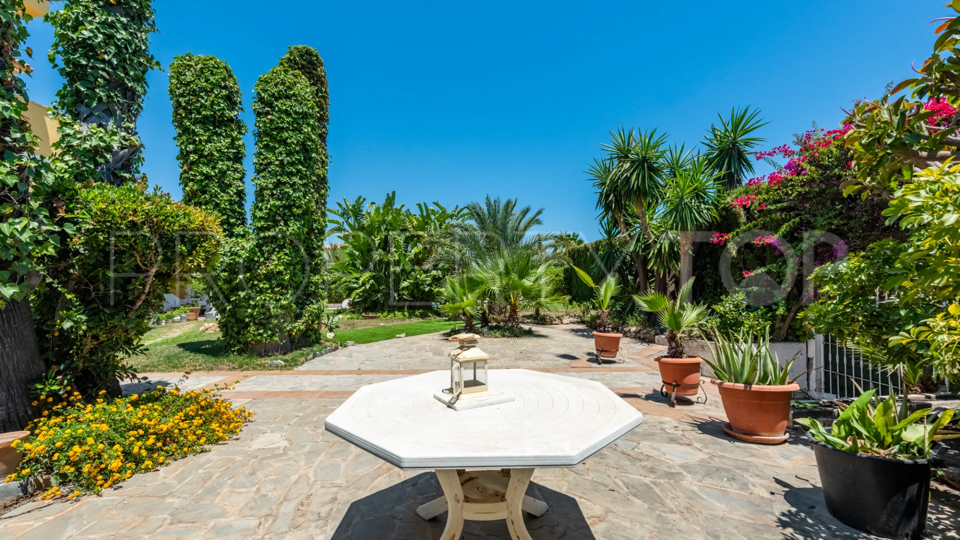 Comprar villa en Atalaya Golf