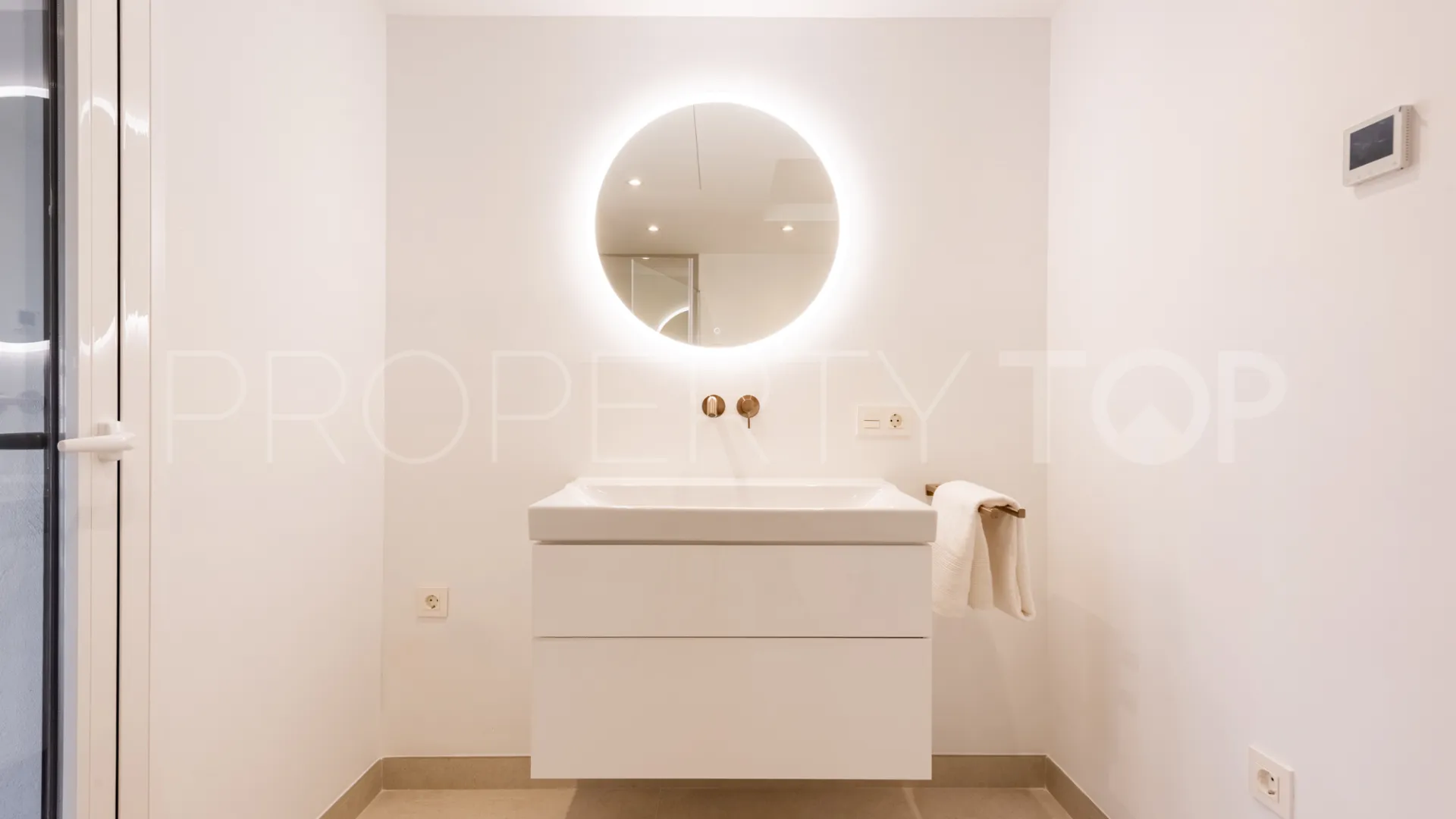 Las lomas del Conde Luque penthouse for sale