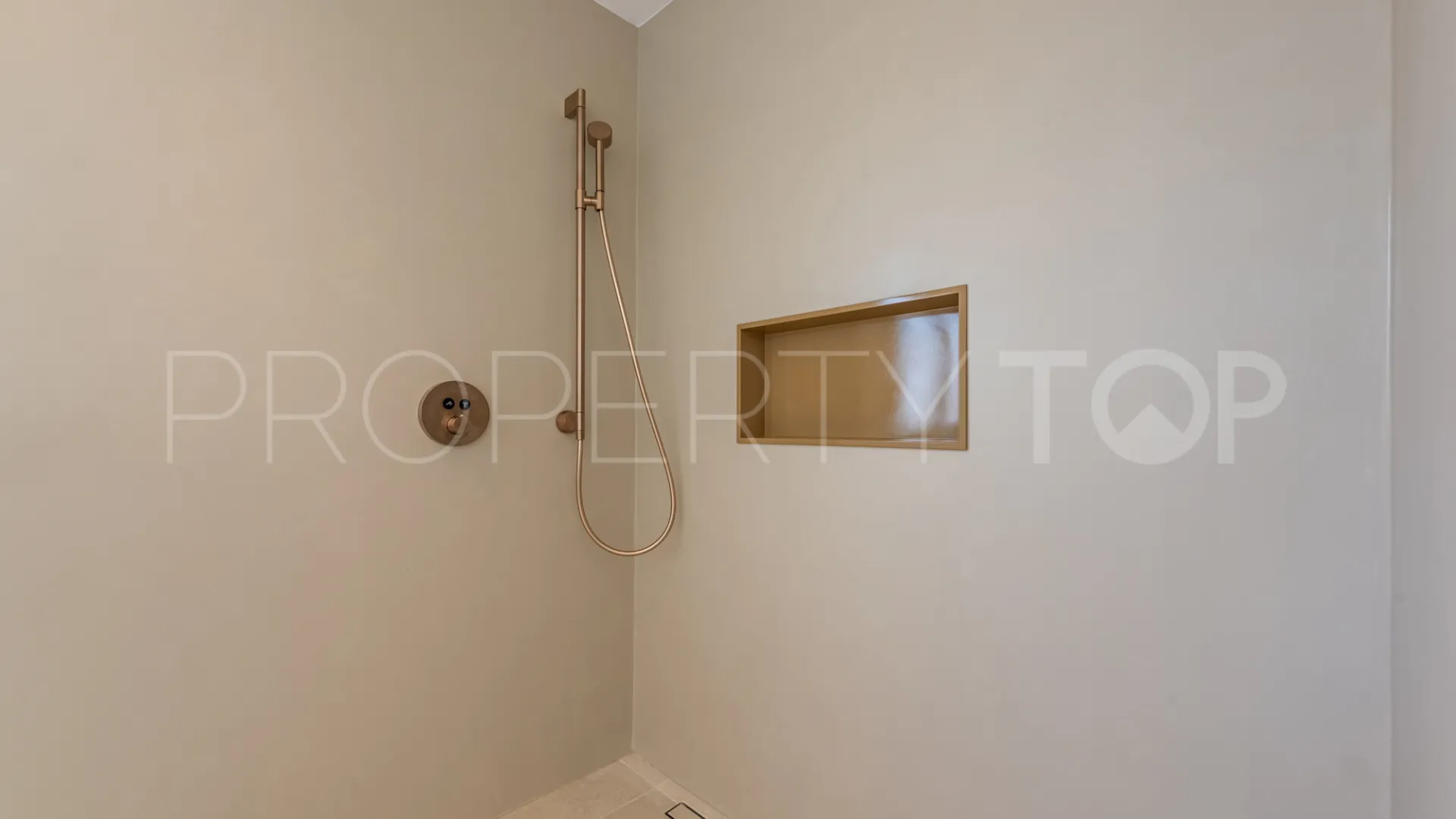 Las lomas del Conde Luque penthouse for sale